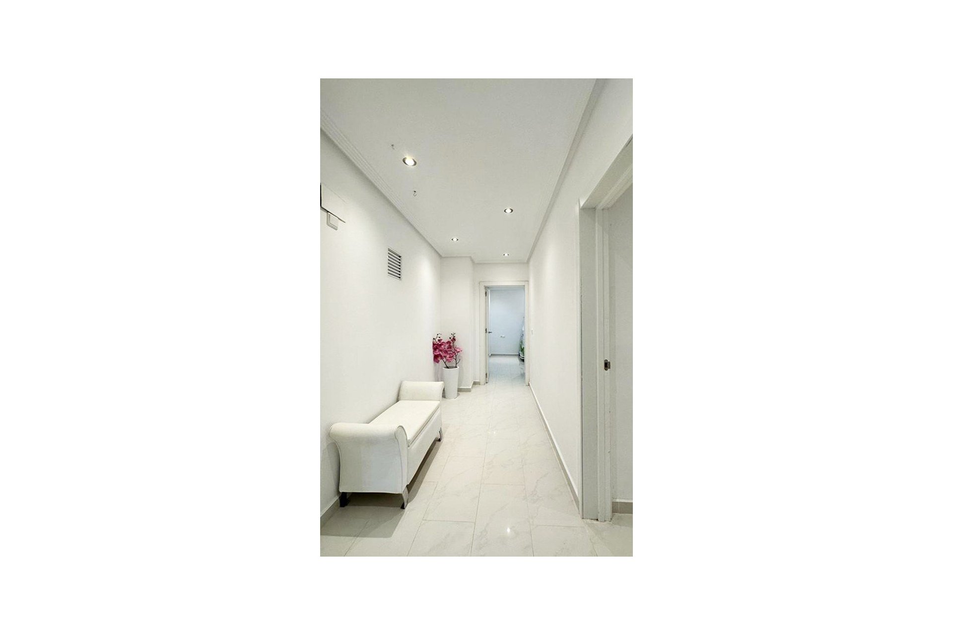 Resale - Villa -
San Miguel de Salinas - Inland