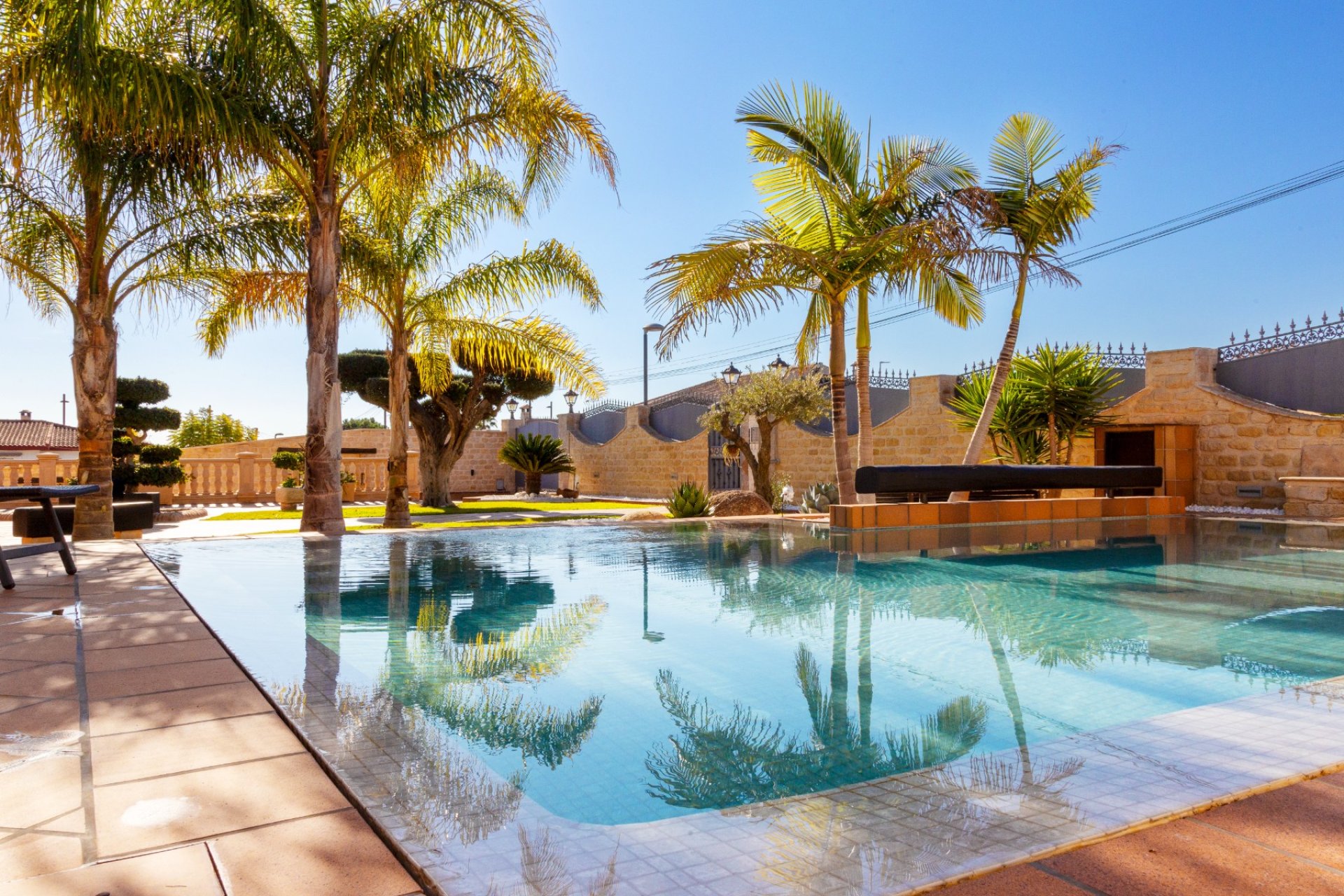 Resale - Villa -
San Vicente del Raspeig - Inland