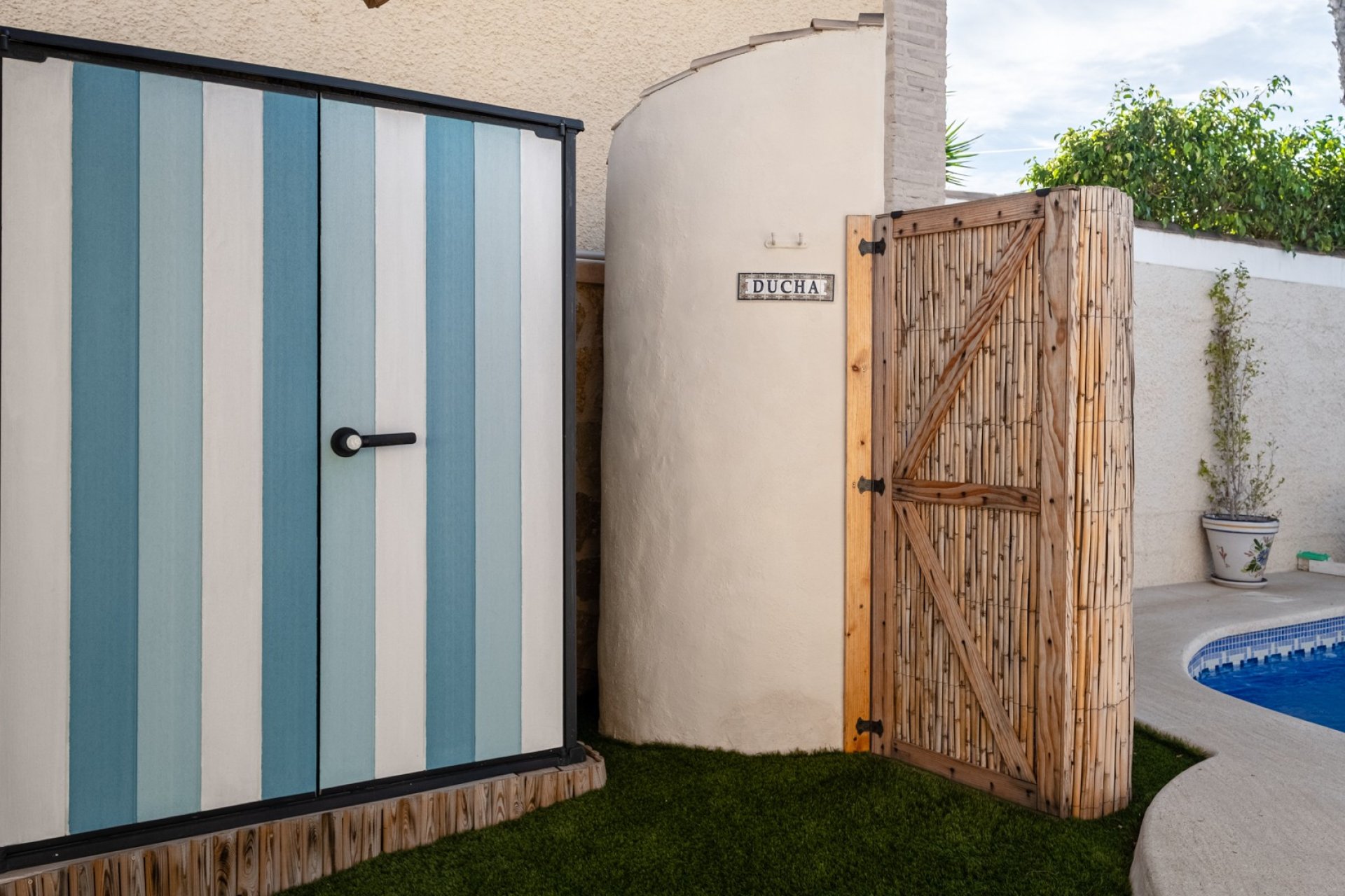 Resale - Villa -
Santa Pola - Costa Blanca