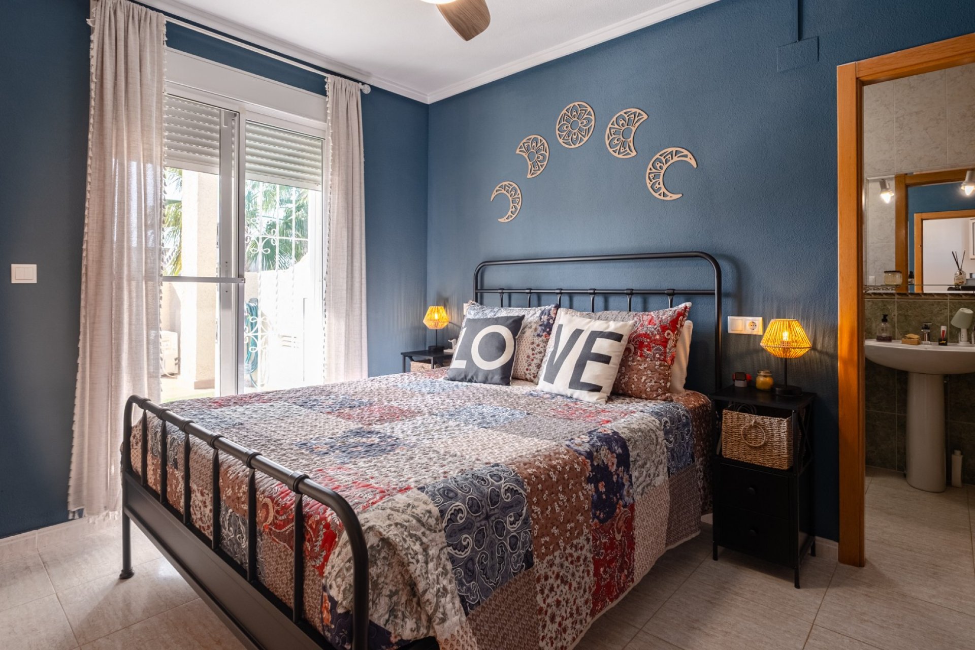 Resale - Villa -
Santa Pola - Costa Blanca