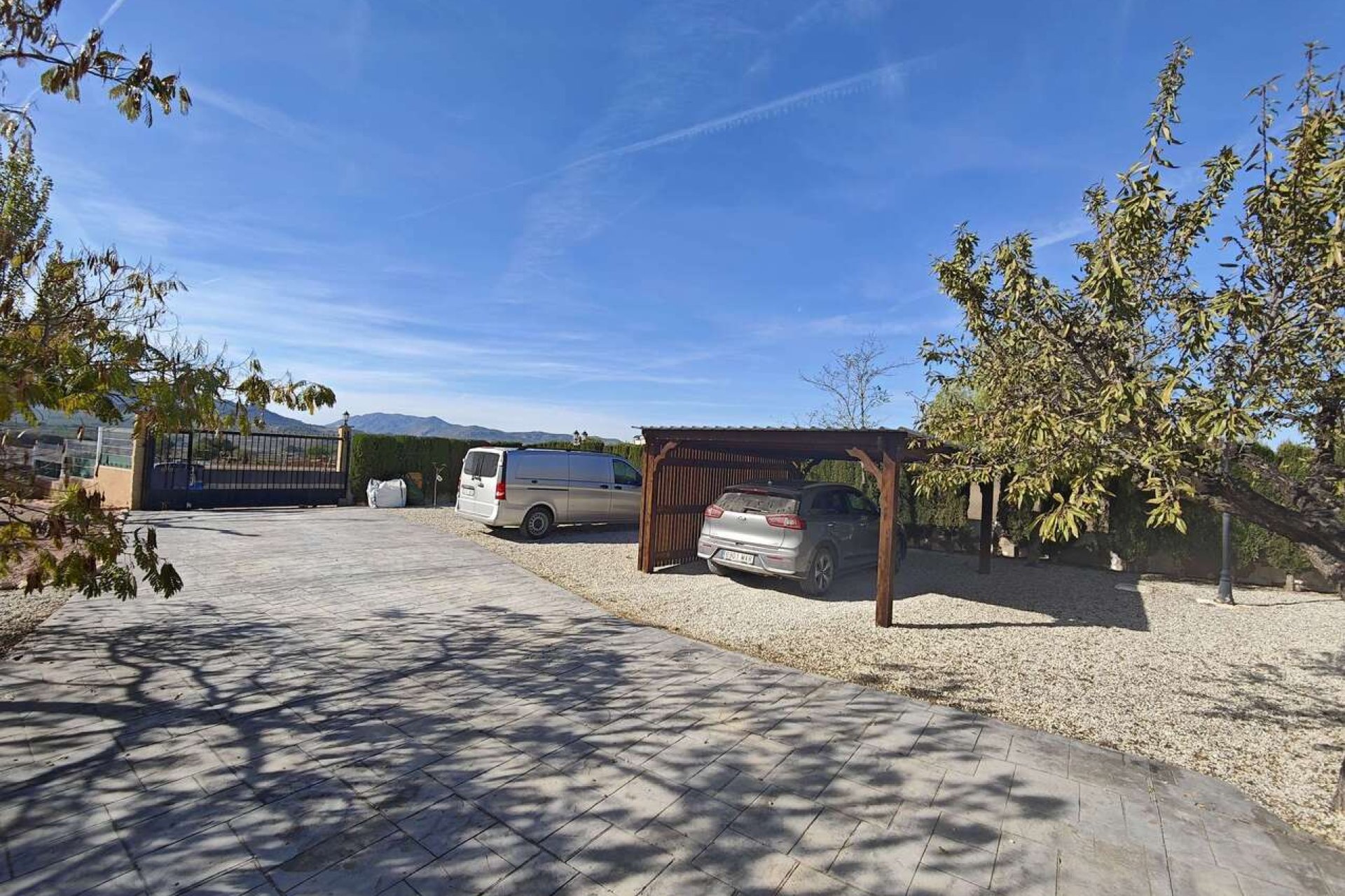 Resale - Villa -
Sax - Inland