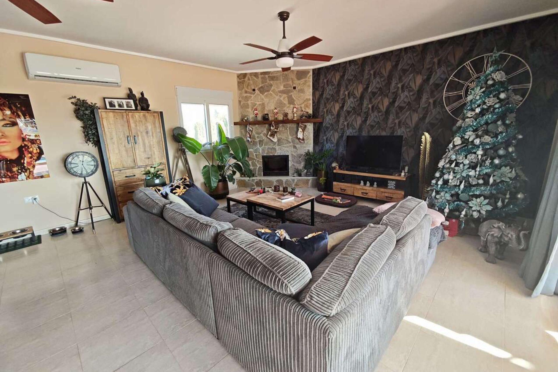 Resale - Villa -
Sax - Inland