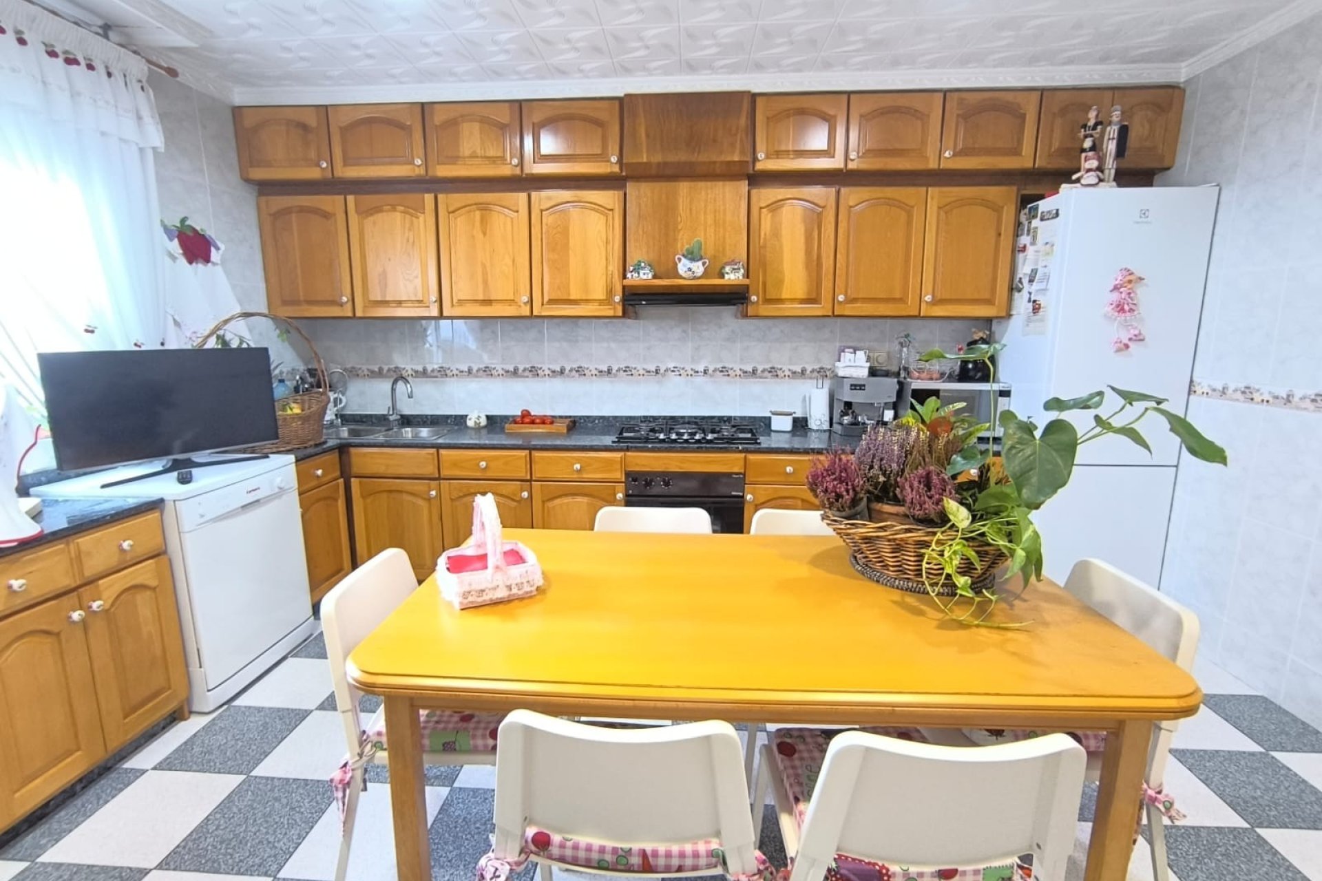 Resale - Villa -
Sax - Inland