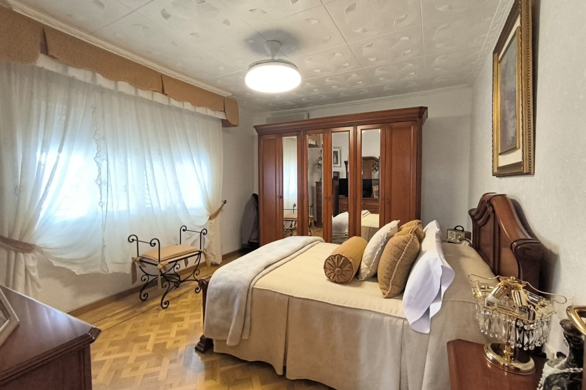 Resale - Villa -
Sax - Inland