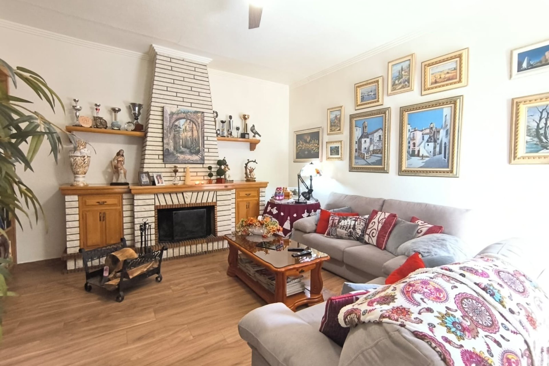 Resale - Villa -
Sax - Inland