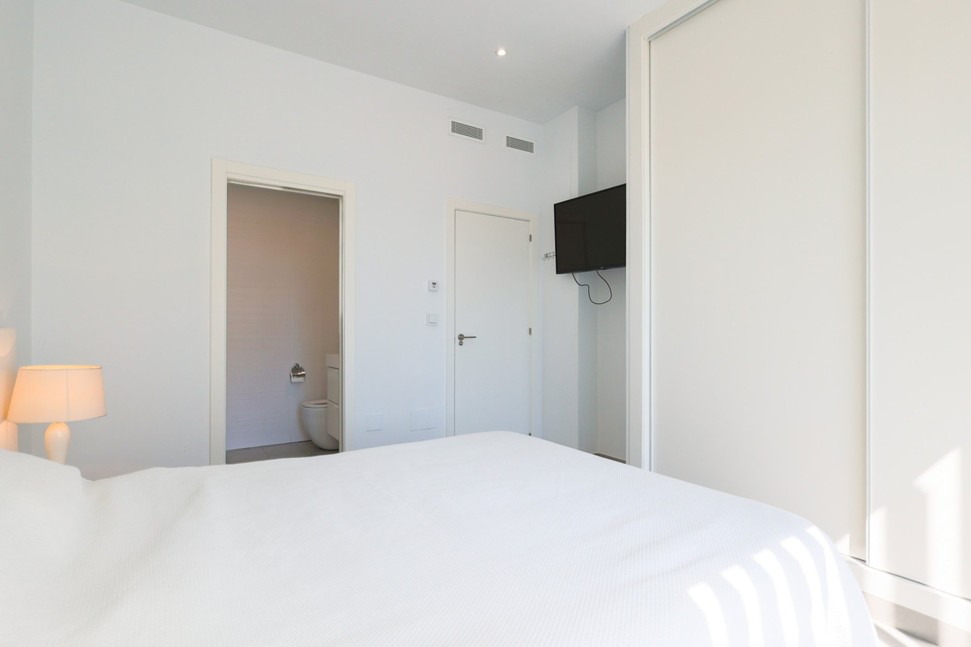 Resale - Villa / Semi semi-detached -
Dolores - Costa Blanca