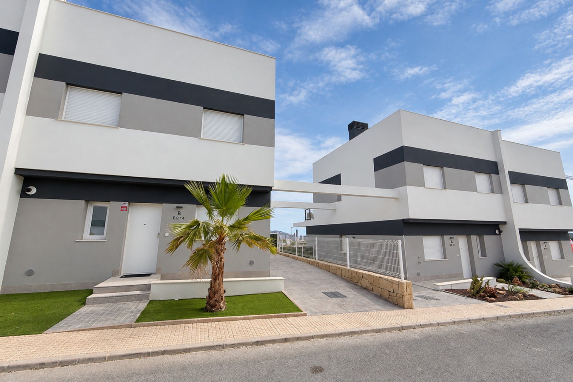 Resale - Villa / Semi semi-detached -
Finestrat - Costa Blanca