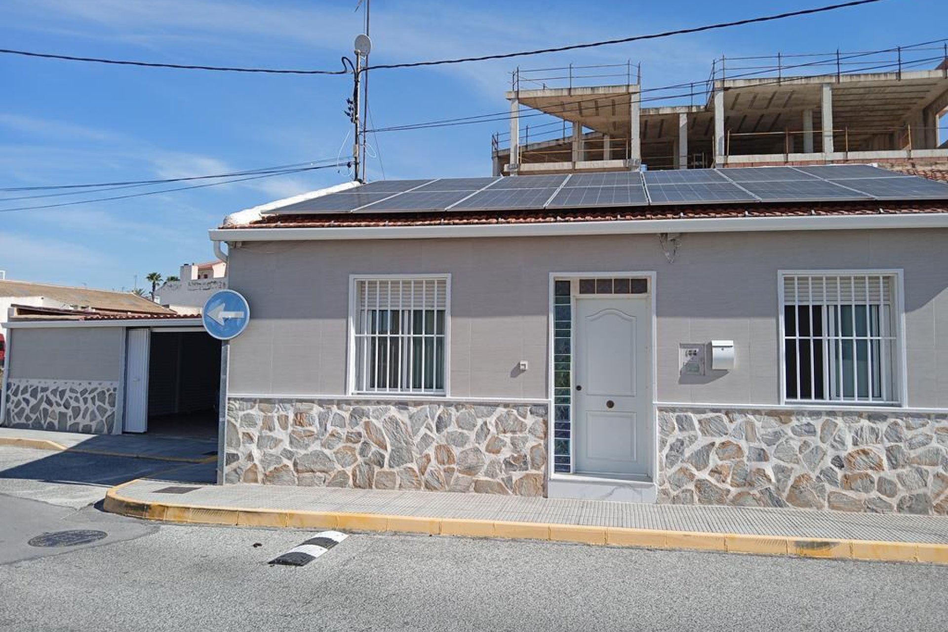 Resale - Villa / Semi semi-detached -
Los Montesinos - PUEBLO CENTRO