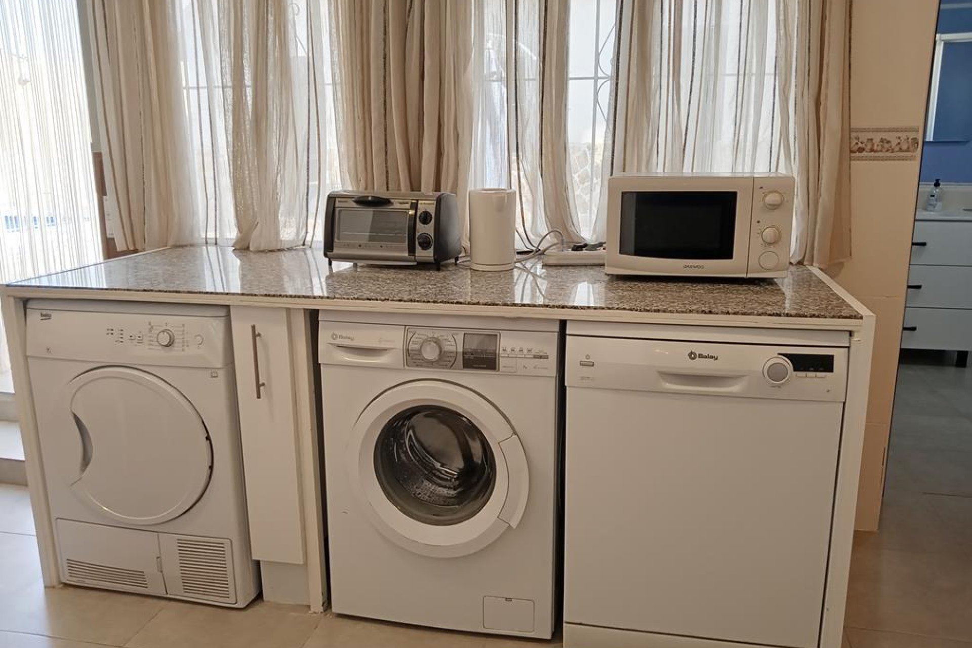 Resale - Villa / Semi semi-detached -
Los Montesinos - PUEBLO CENTRO