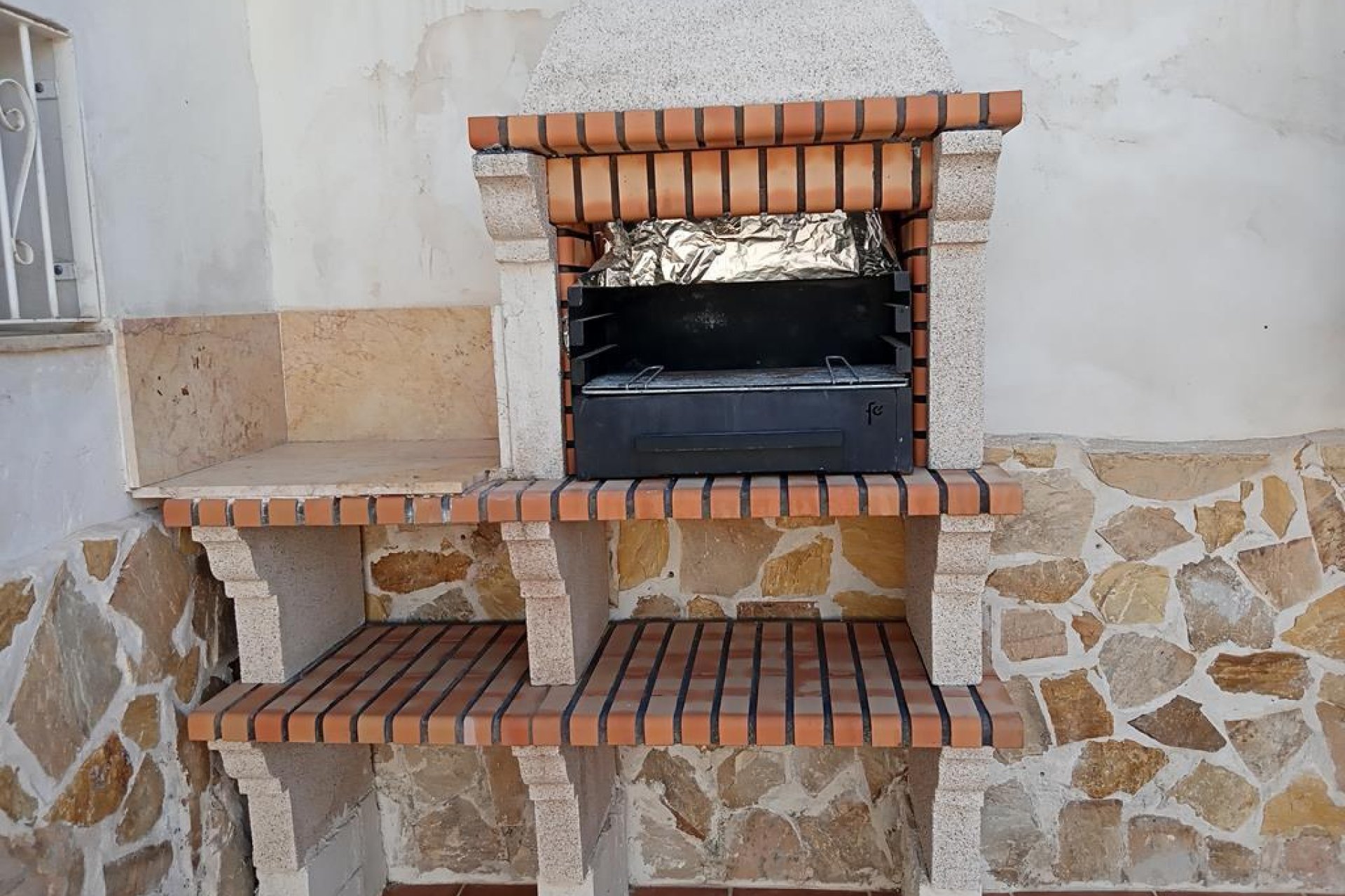 Resale - Villa / Semi semi-detached -
Los Montesinos - PUEBLO CENTRO