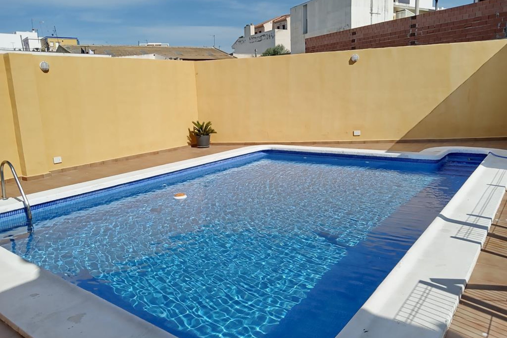 Resale - Villa / Semi semi-detached -
Los Montesinos - PUEBLO CENTRO