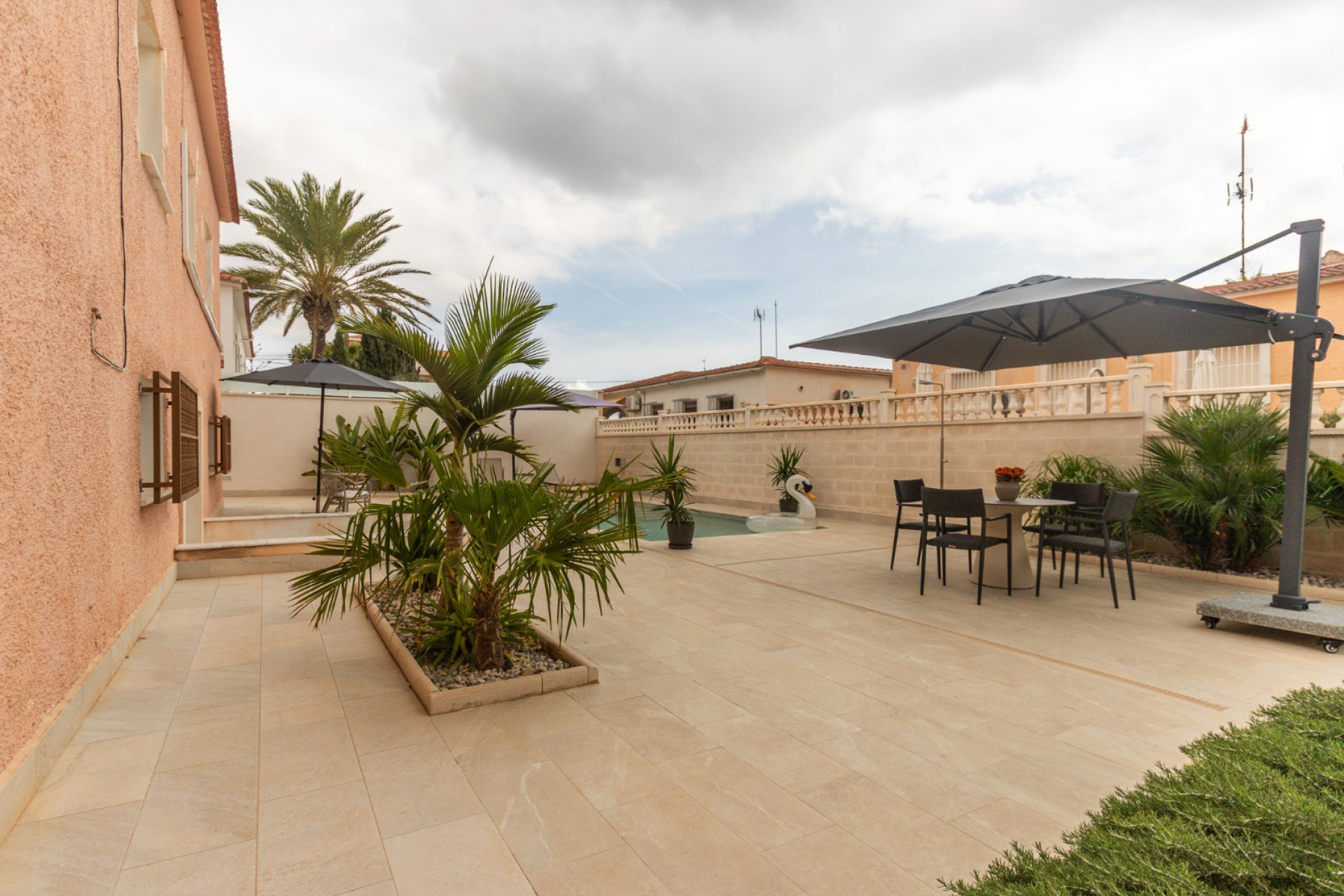 Resale - Villa / Semi semi-detached -
Punta Prima - Costa Blanca