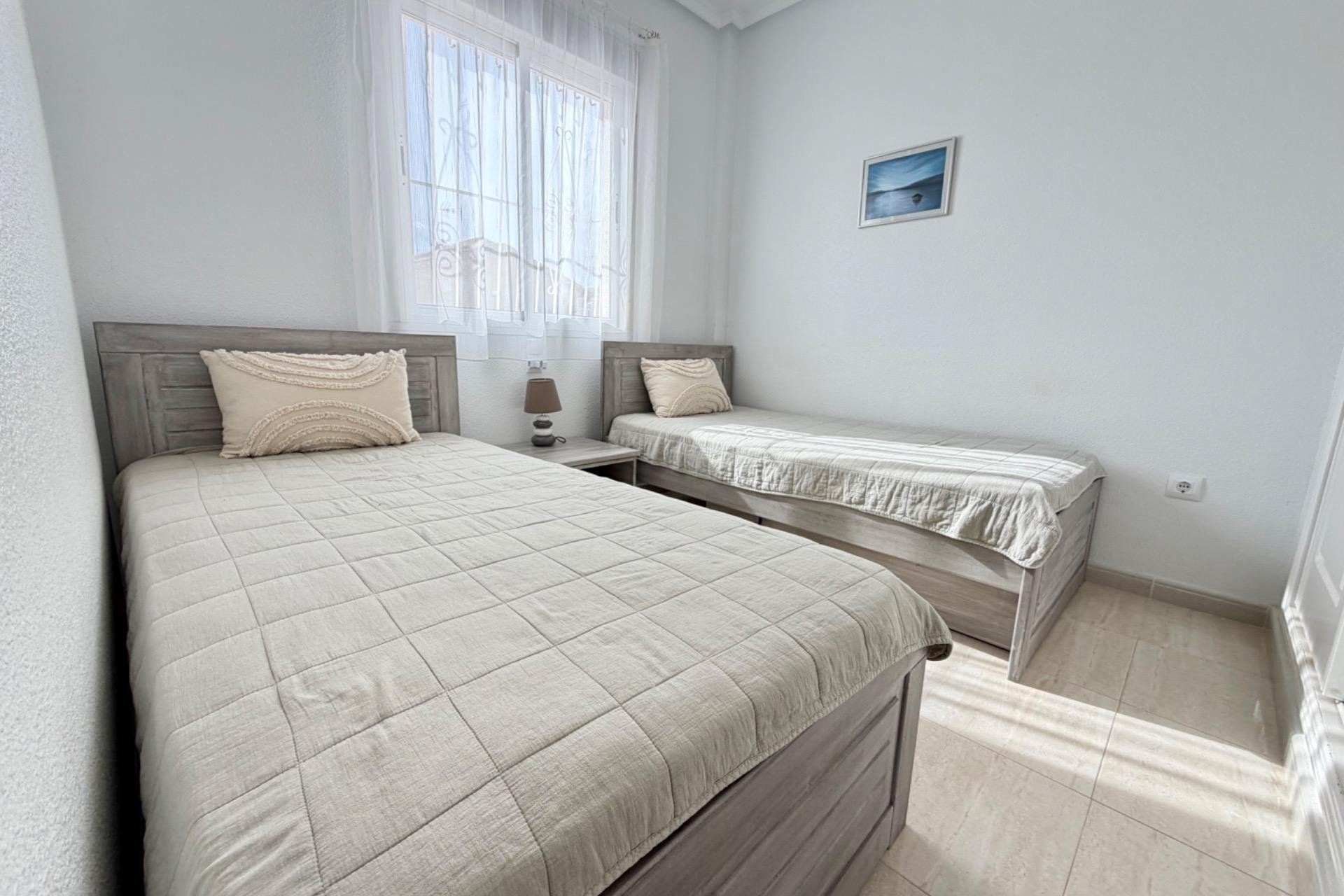 Resale - Villa / Semi semi-detached -
Rojales - Pueblo