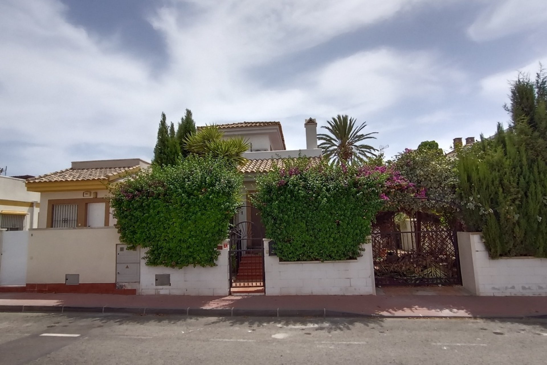 Resale - Villa / Semi semi-detached -
Sucina - Inland