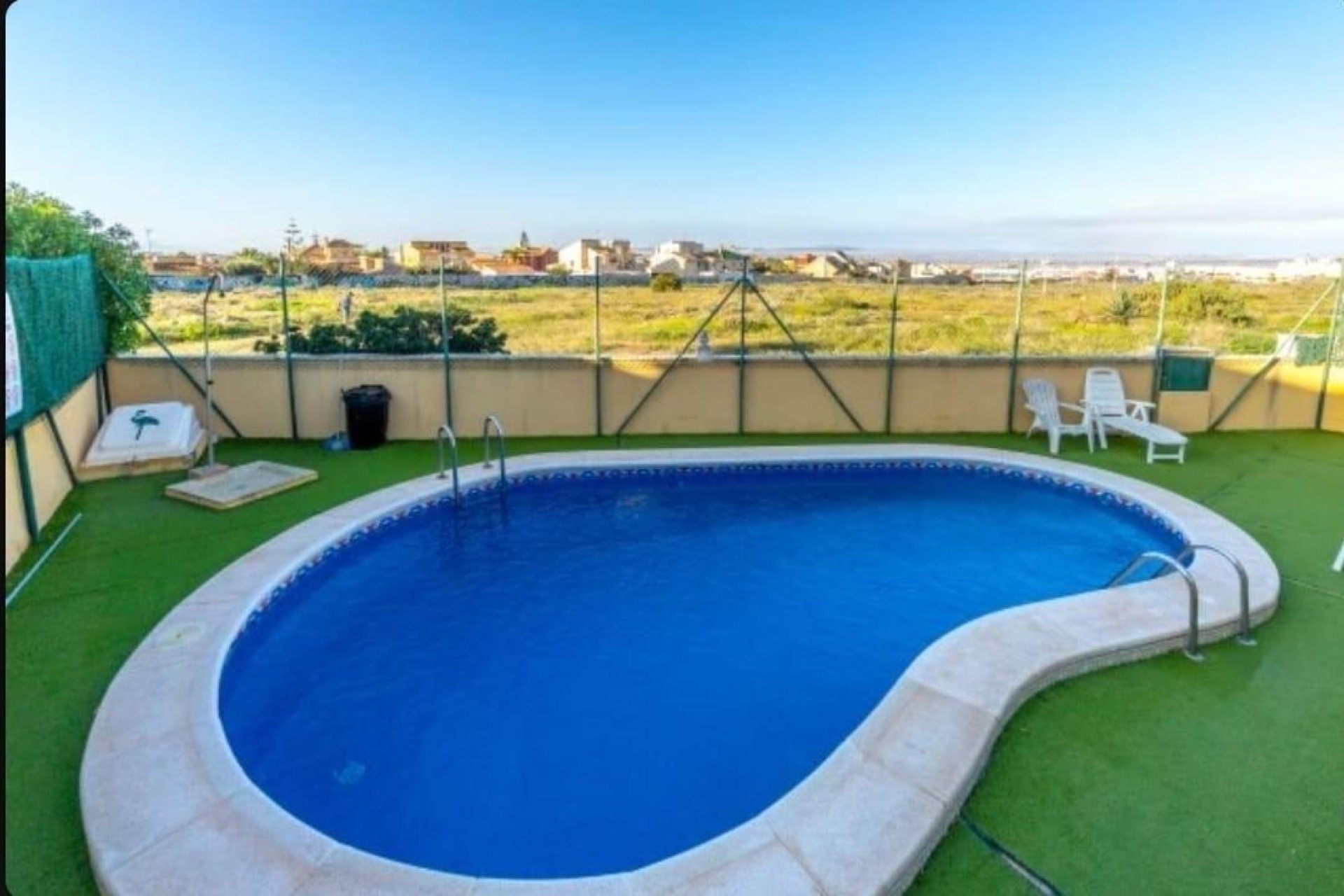 Resale - Villa / Semi semi-detached -
Torrevieja - Aguas Nuevas