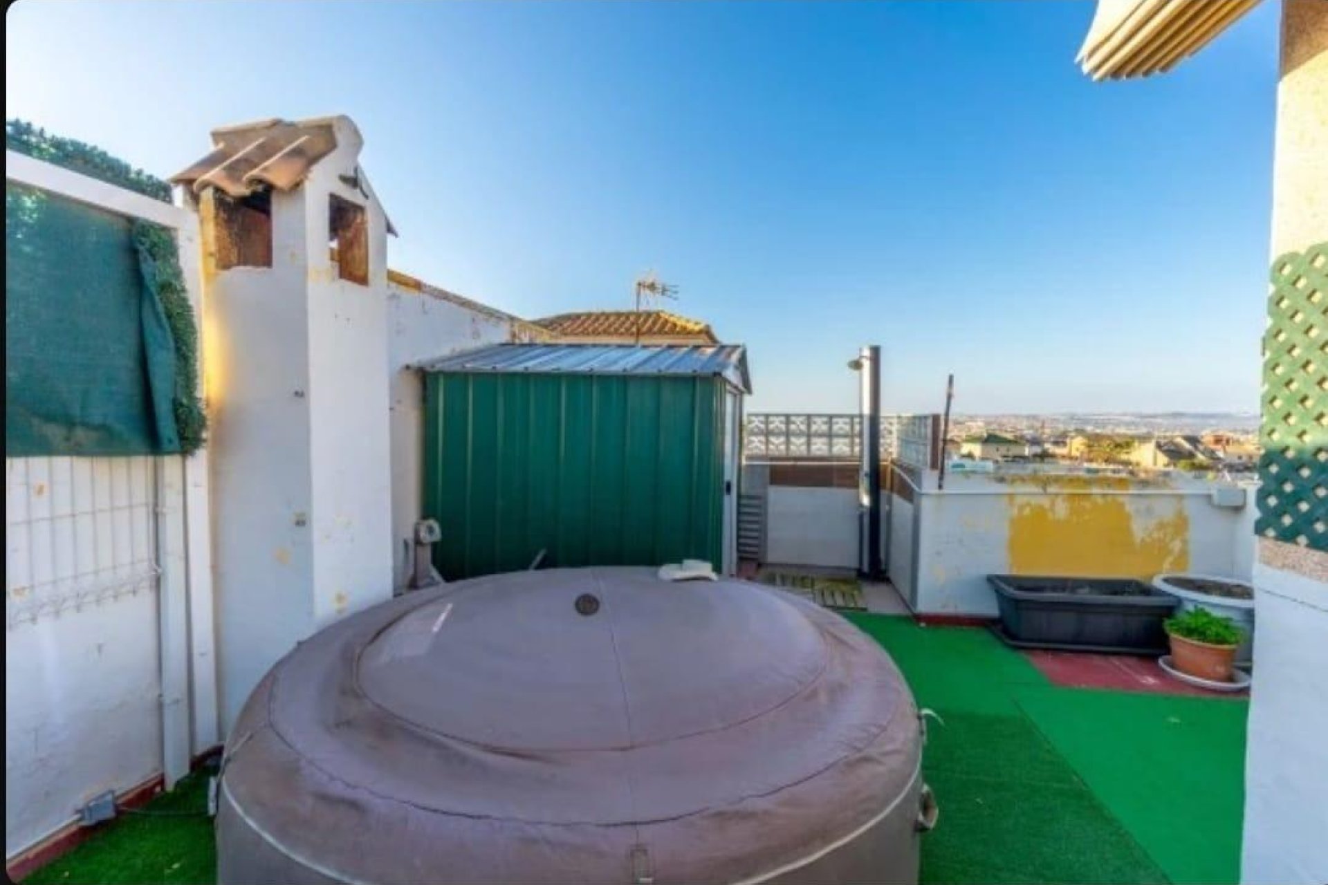 Resale - Villa / Semi semi-detached -
Torrevieja - Aguas Nuevas