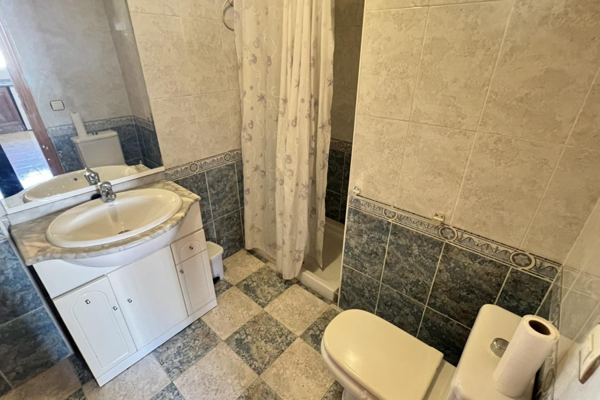 Resale - Villa / Semi semi-detached -
Torrevieja - Aguas Nuevas