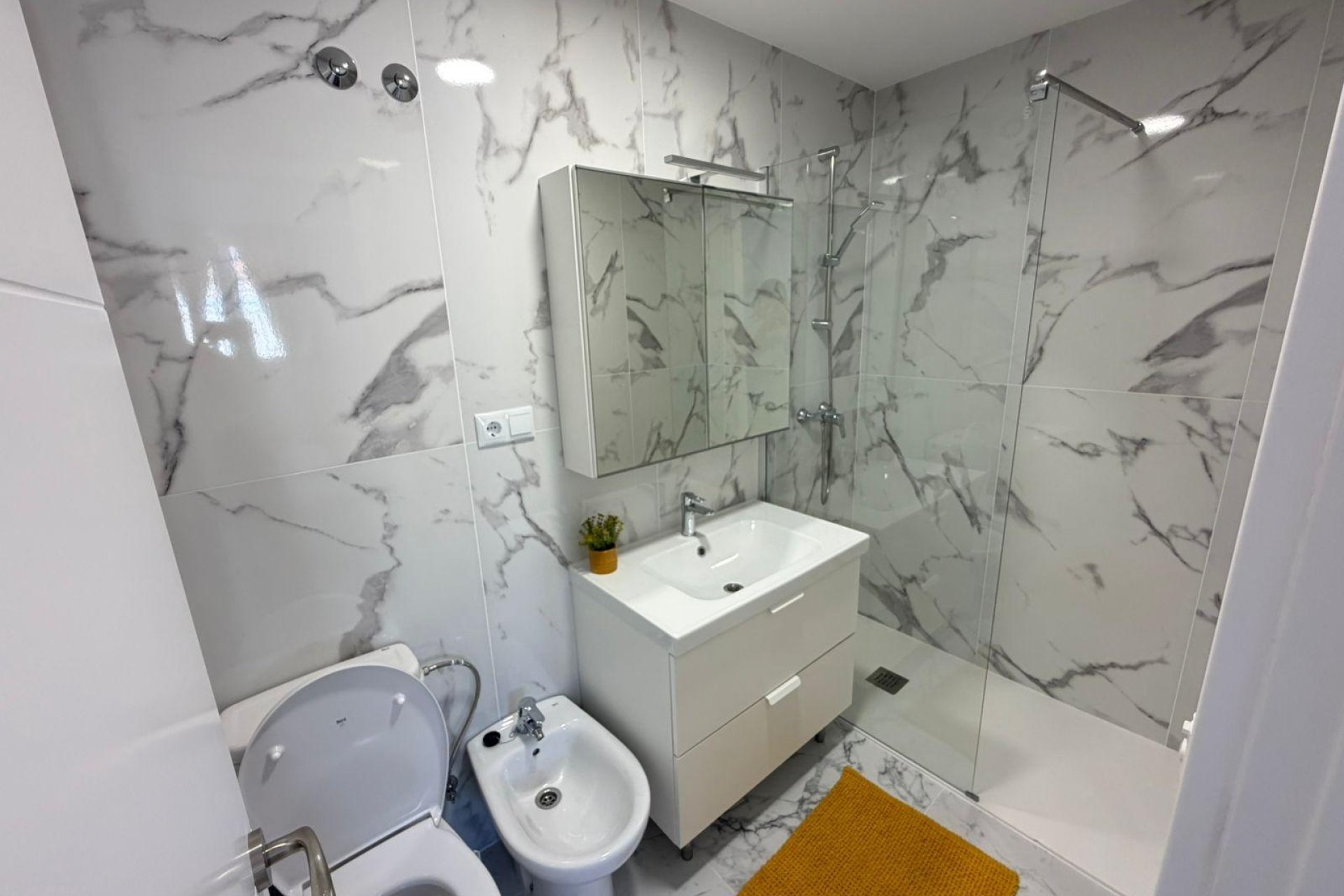 Resale - Villa / Semi semi-detached -
Torrevieja - Cabo Cervera