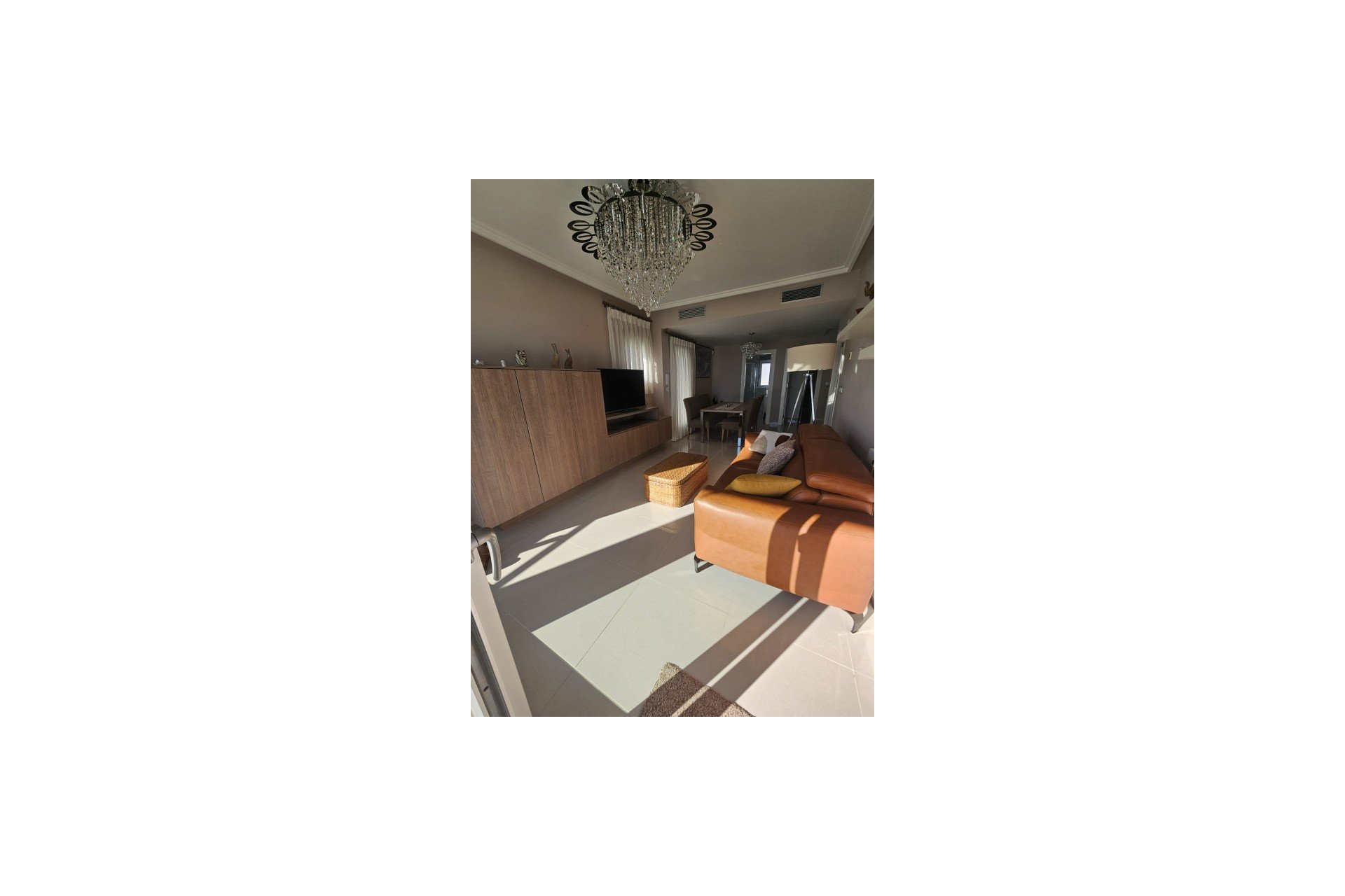 Resale - Villa / Semi semi-detached -
Torrevieja - Costa Blanca