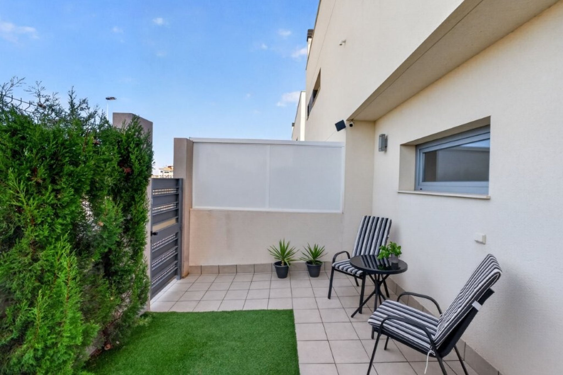 Resale - Villa / Semi semi-detached -
Torrevieja - La Veleta