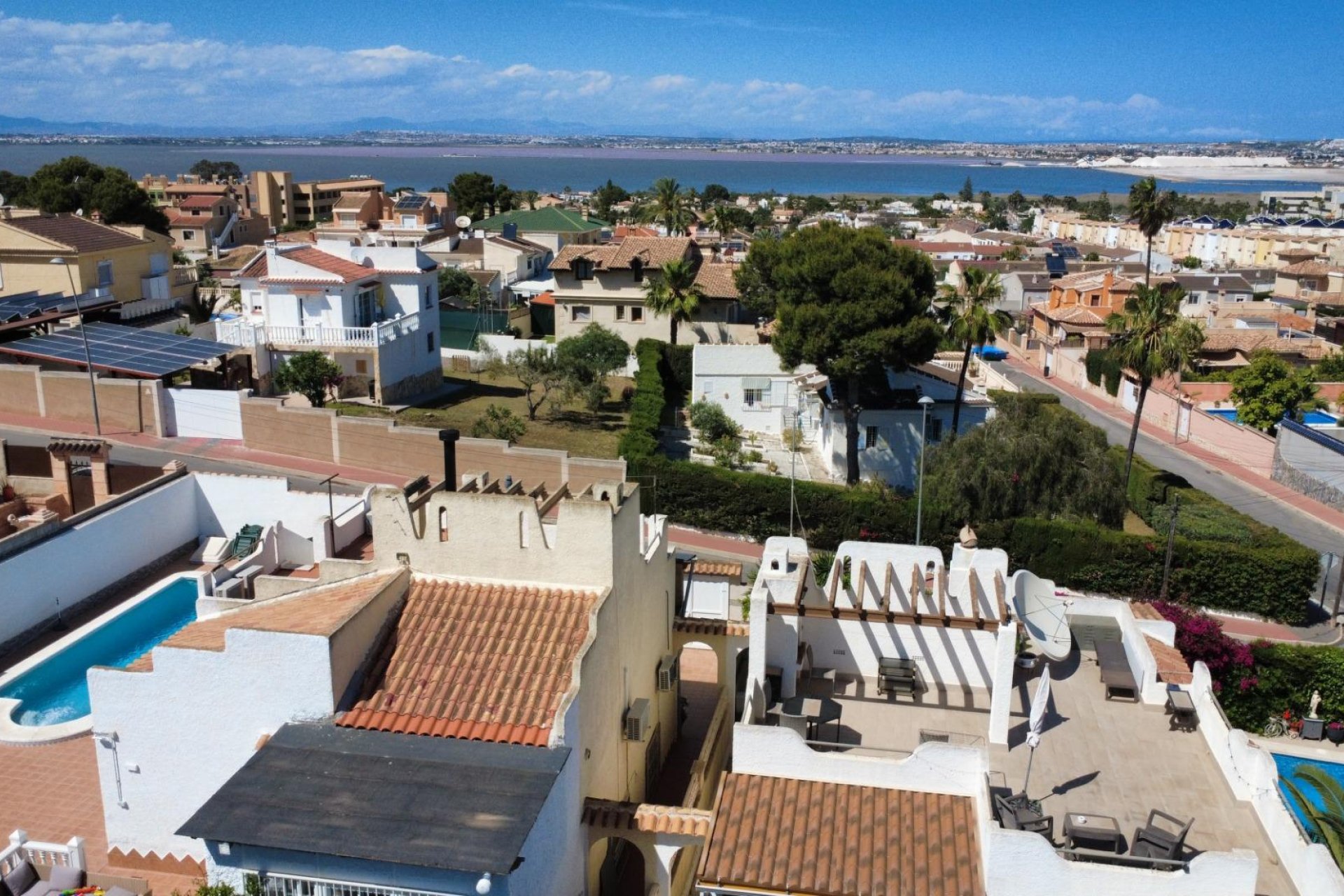 Resale - Villa / Semi semi-detached -
Torrevieja - Los Balcones