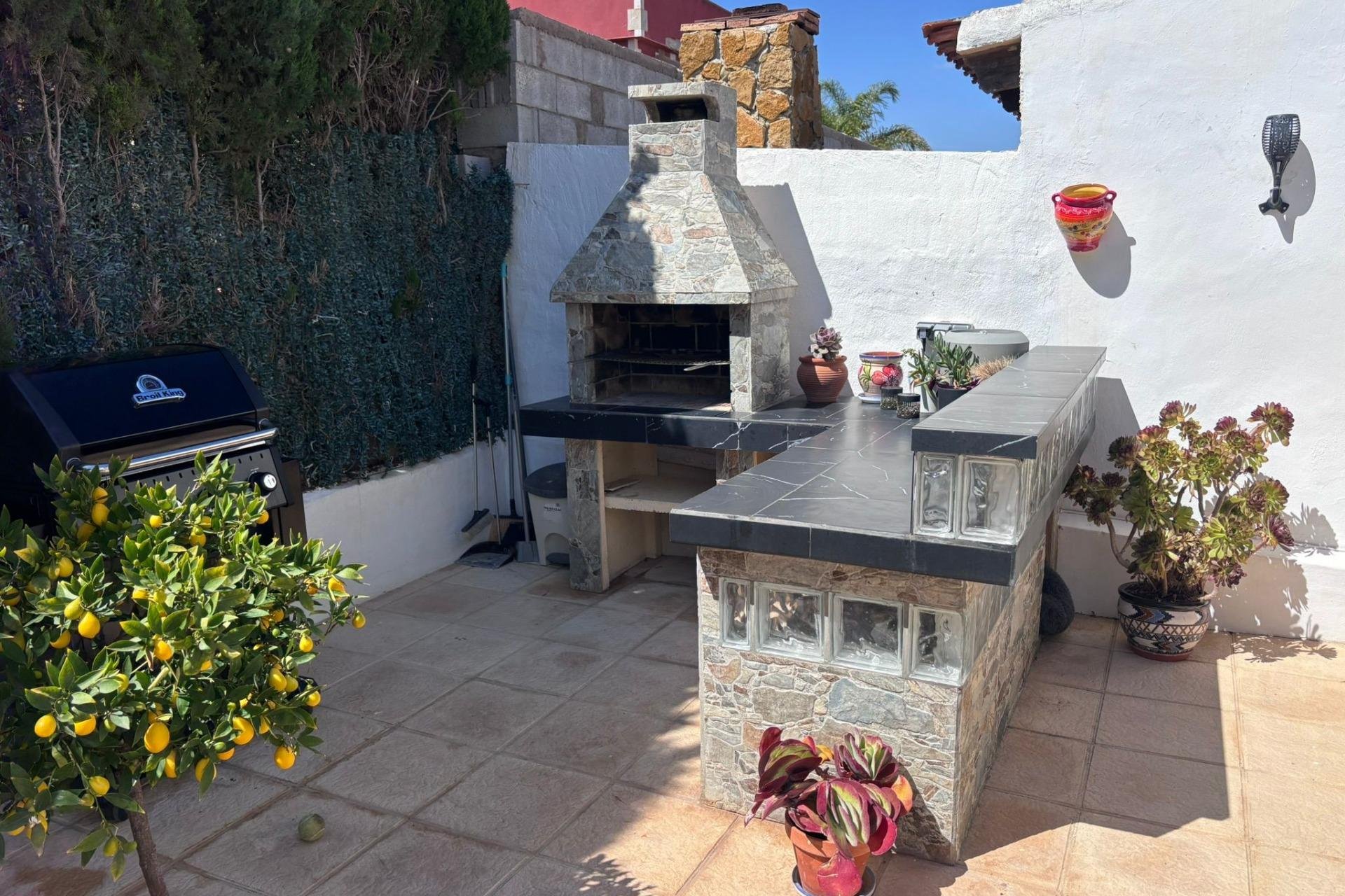 Resale - Villa / Semi semi-detached -
Torrevieja - Los Balcones