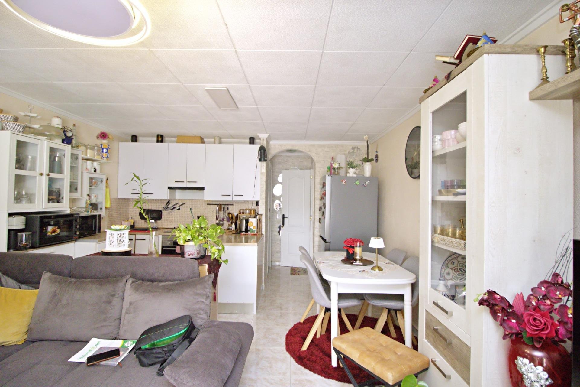 Resale - Villa / Semi semi-detached -
Torrevieja - San Luis