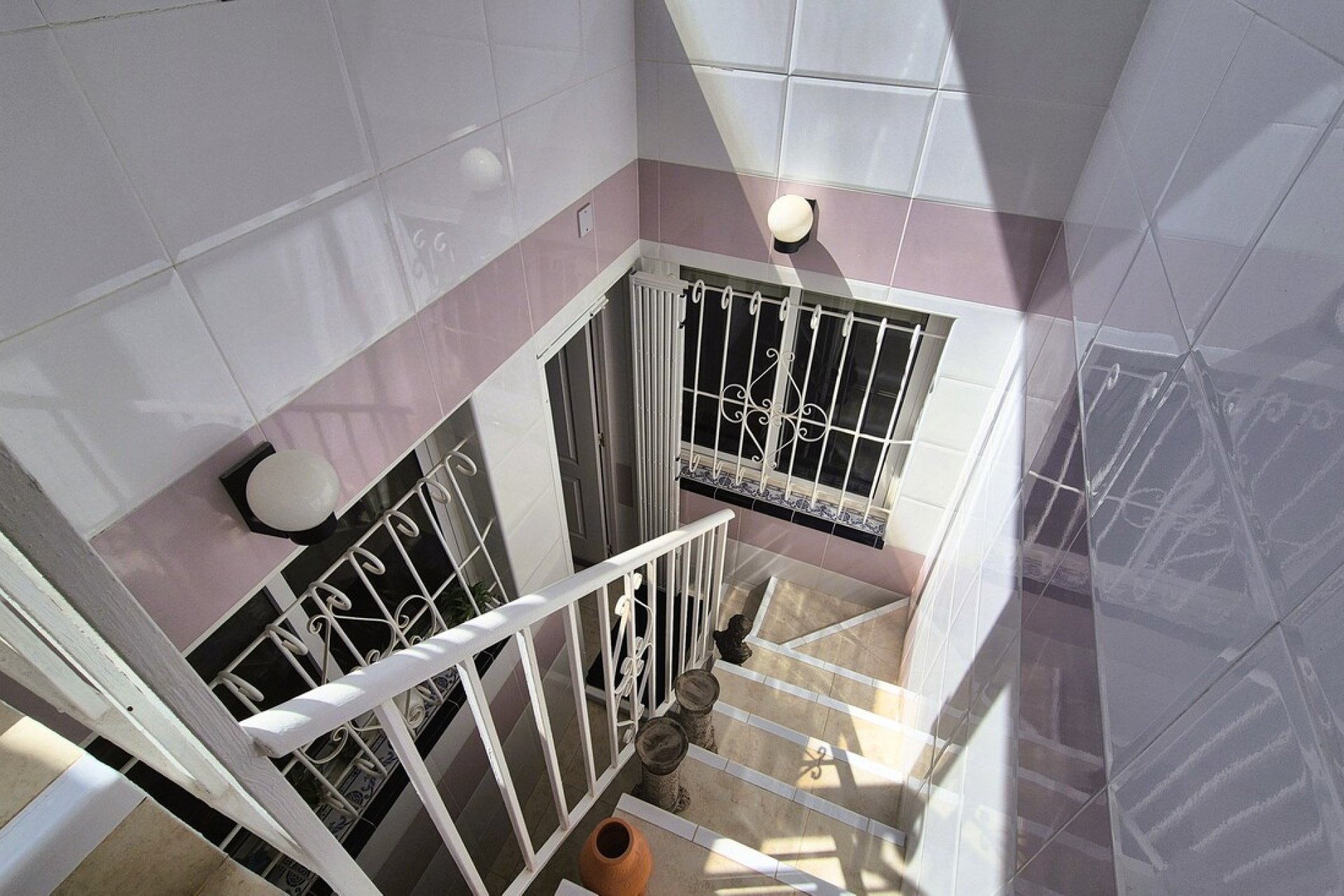 Resale - Villa / Semi semi-detached -
Villamartin - Costa Blanca