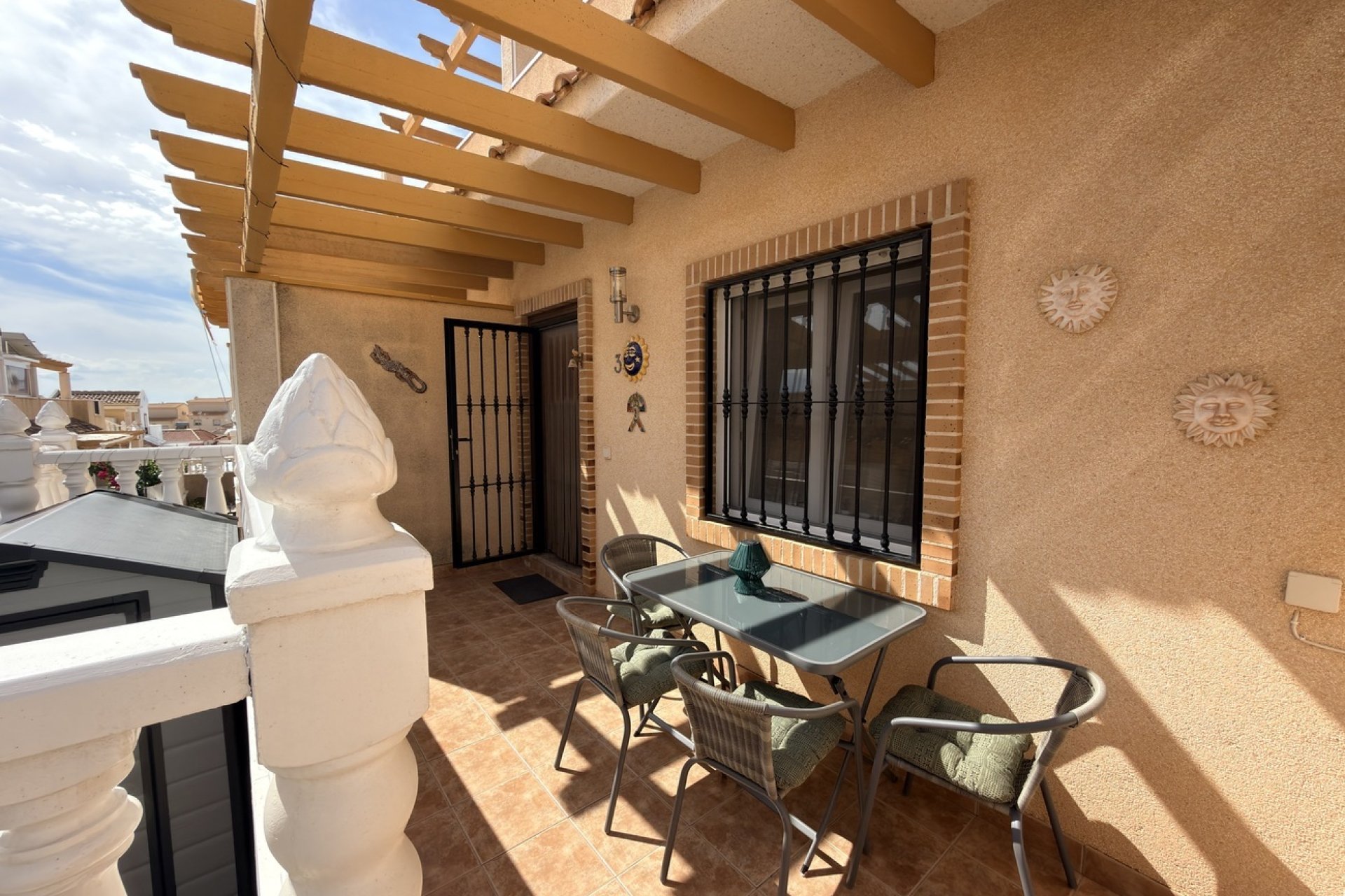 Resale - Villa / Semi semi-detached -
Villamartin - Costa Blanca
