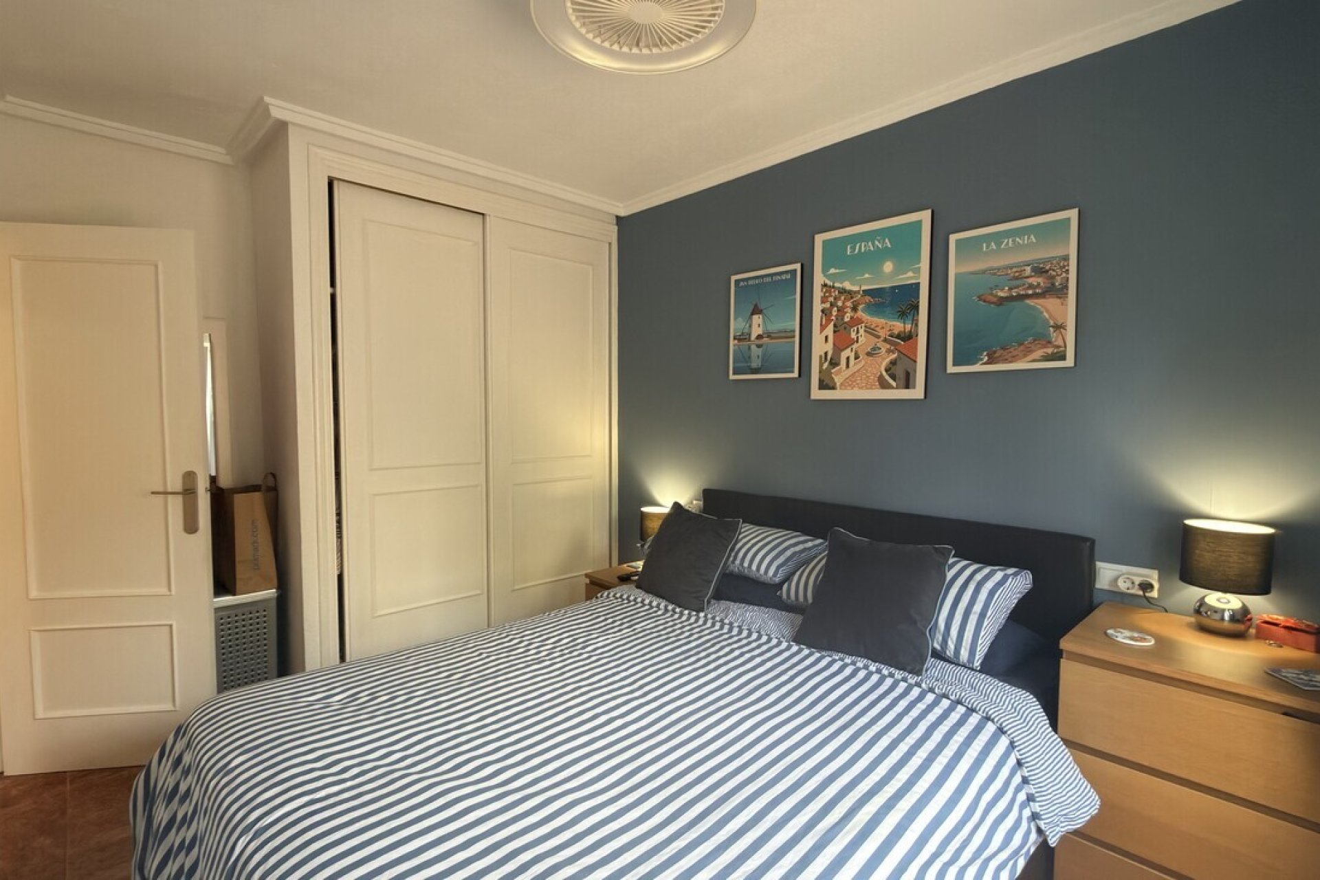 Resale - Villa / Semi semi-detached -
Villamartin - Costa Blanca