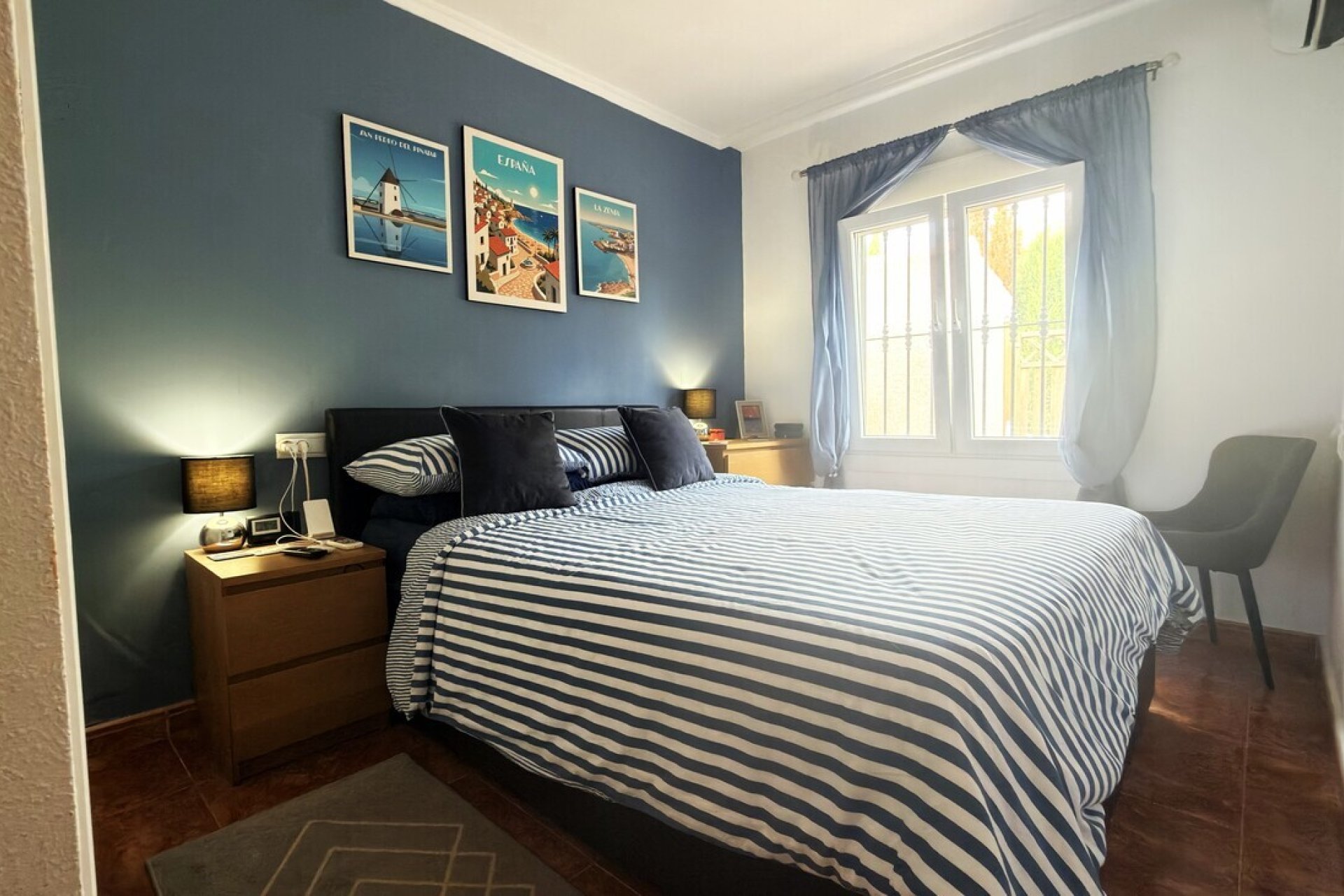 Resale - Villa / Semi semi-detached -
Villamartin - Costa Blanca
