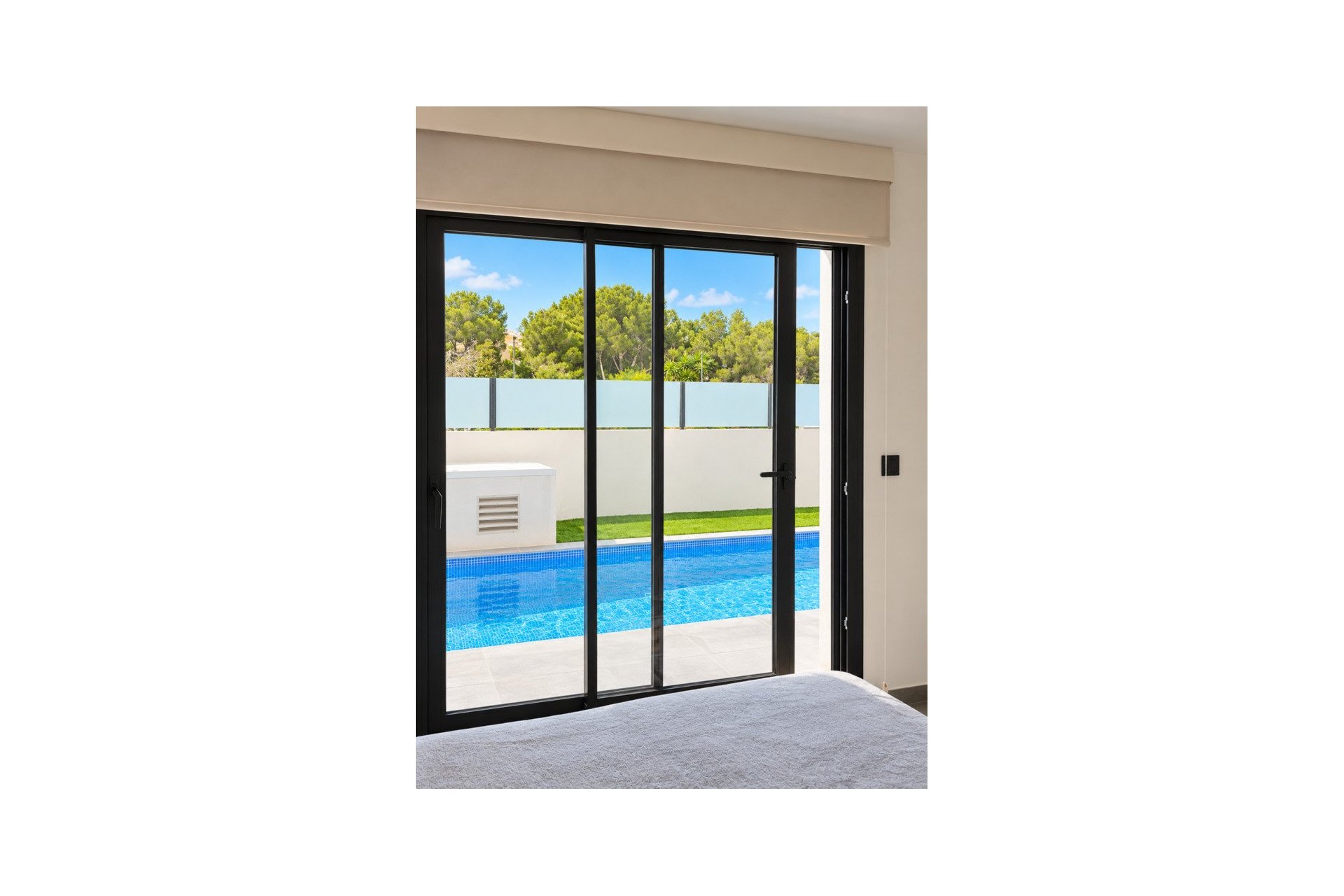 Resale - Villa / Semi semi-detached -
Villamartin - Costa Blanca