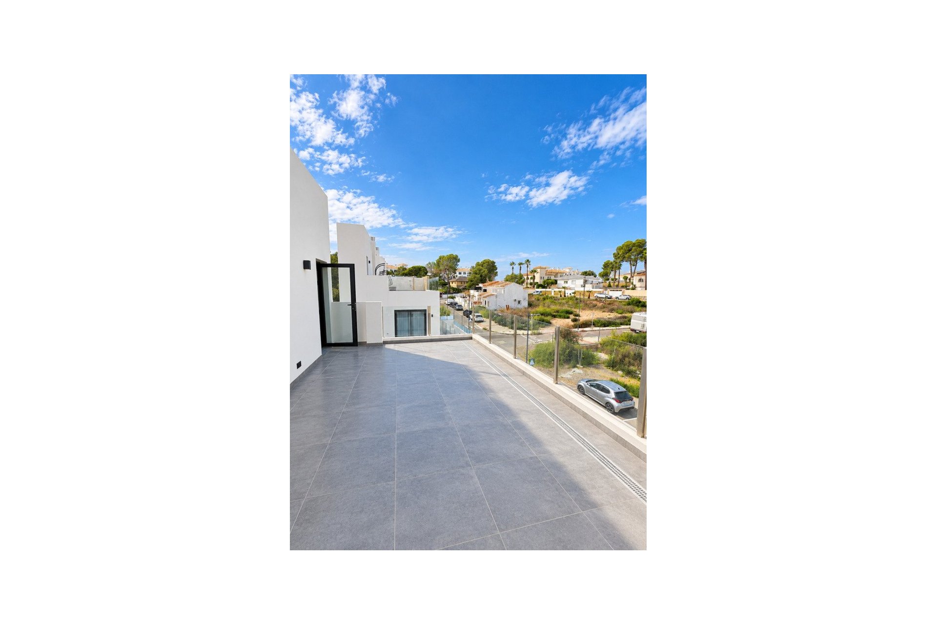 Resale - Villa / Semi semi-detached -
Villamartin - Costa Blanca