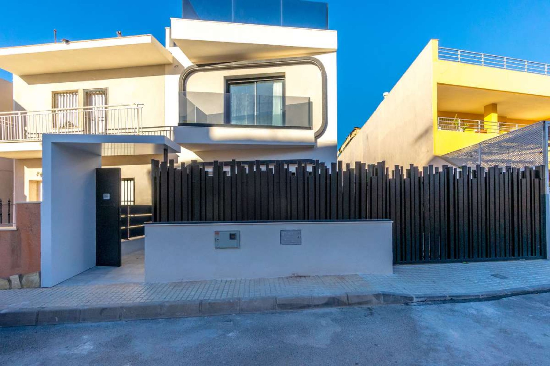 Resale - Villa -
Torre de la Horadada - Costa Blanca