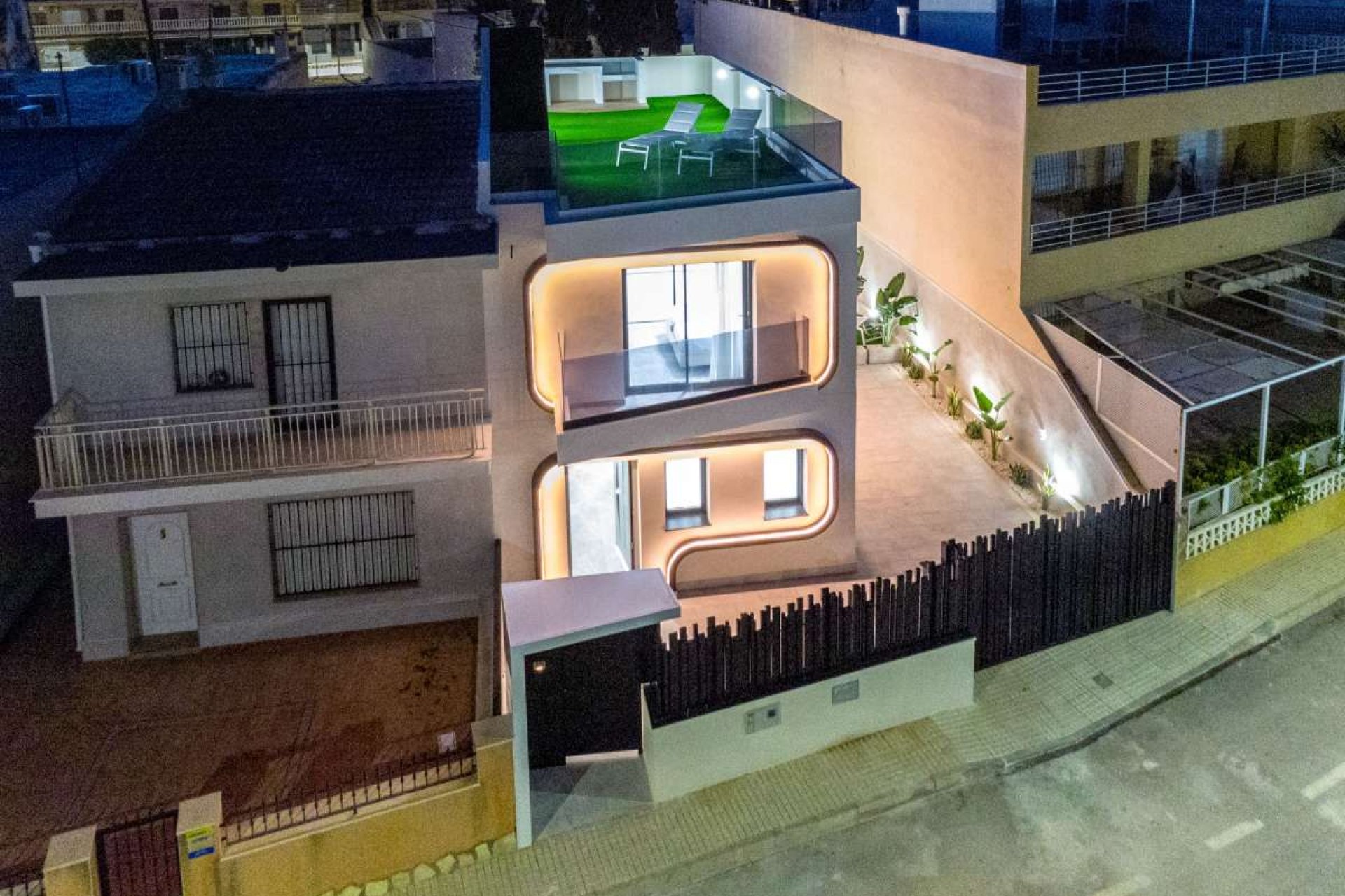 Resale - Villa -
Torre de la Horadada - Costa Blanca