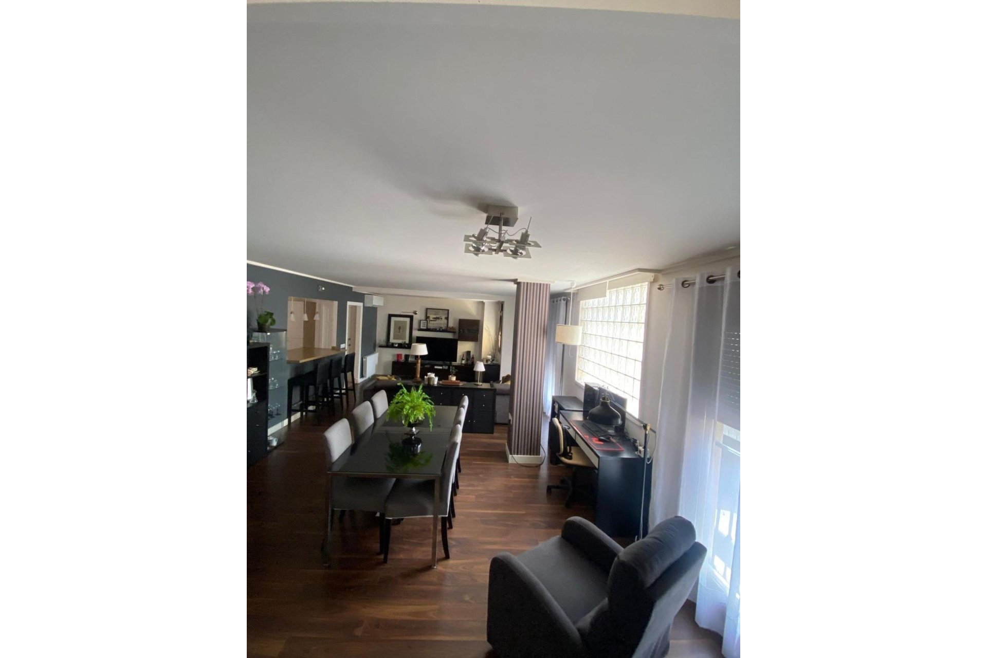 Resale - Villa -
Torrevieja - Centro - Muelle Pesquero