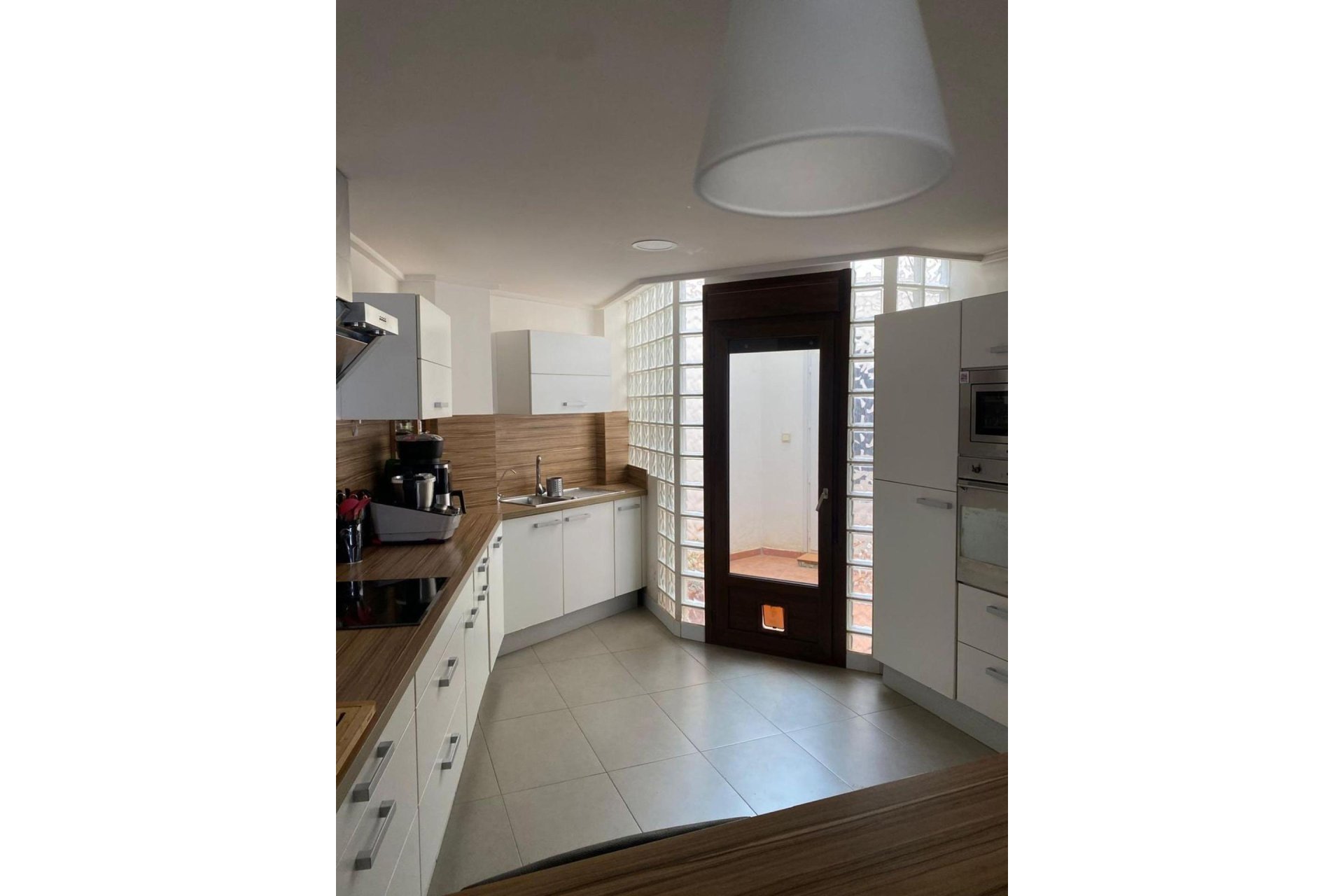 Resale - Villa -
Torrevieja - Centro - Muelle Pesquero