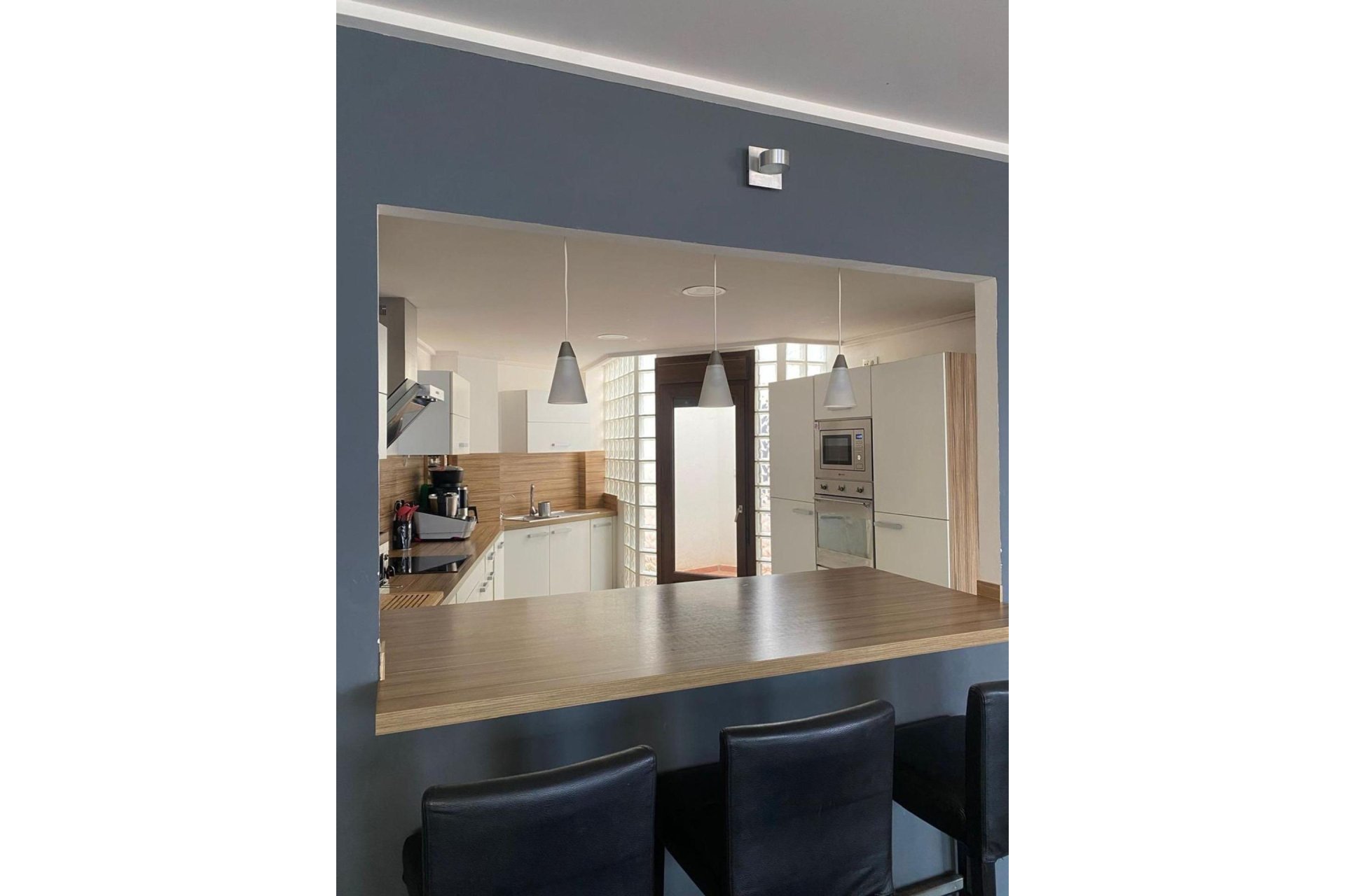 Resale - Villa -
Torrevieja - Centro - Muelle Pesquero