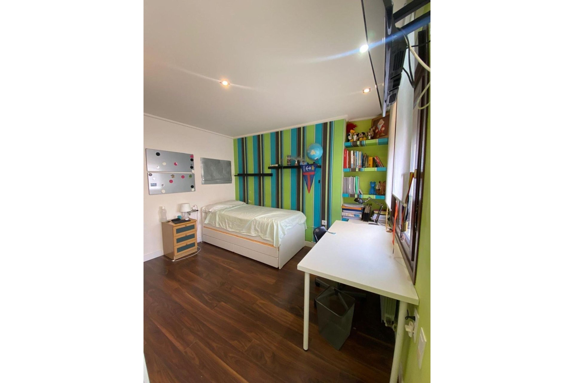 Resale - Villa -
Torrevieja - Centro - Muelle Pesquero