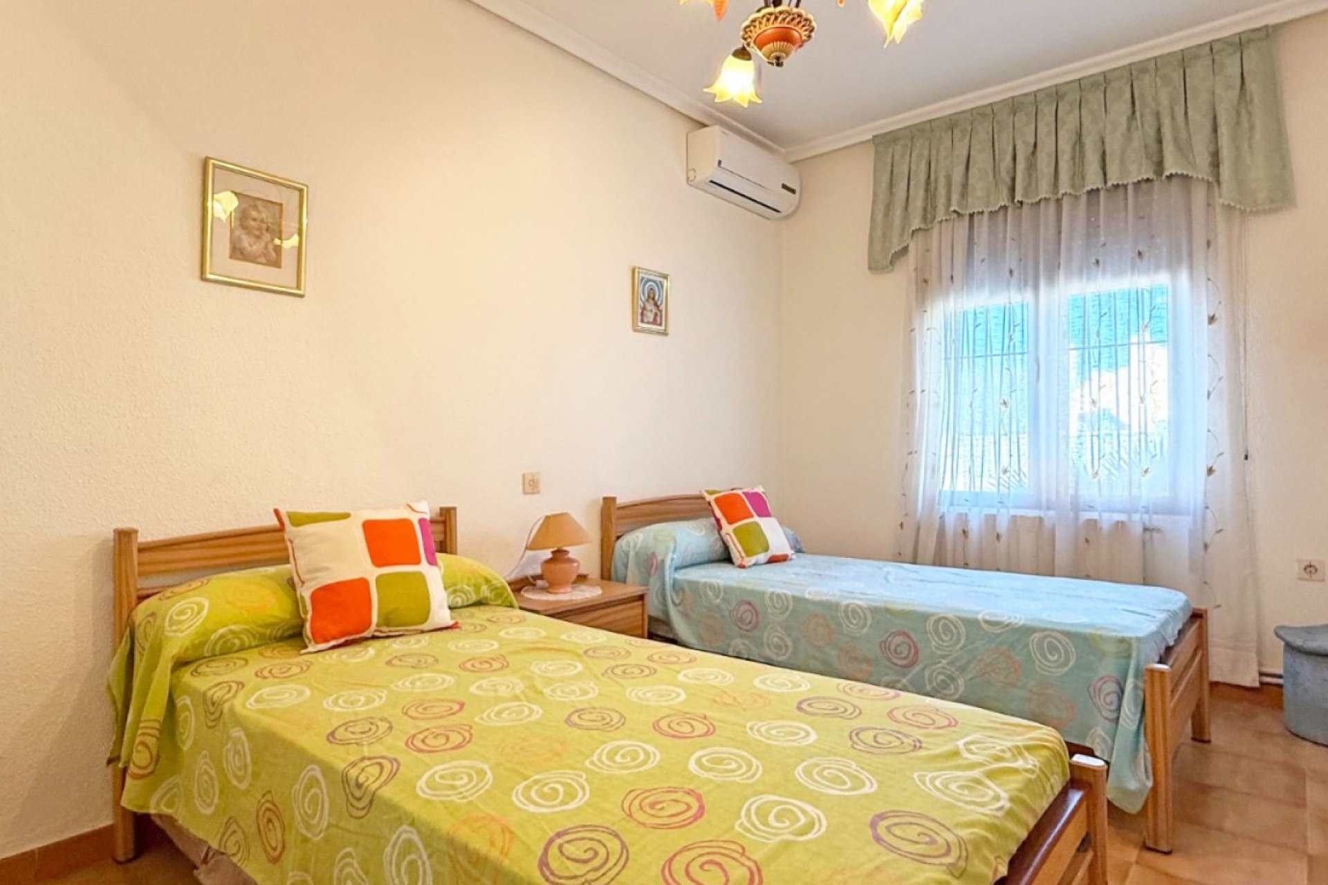 Resale - Villa -
Torrevieja - Costa Blanca