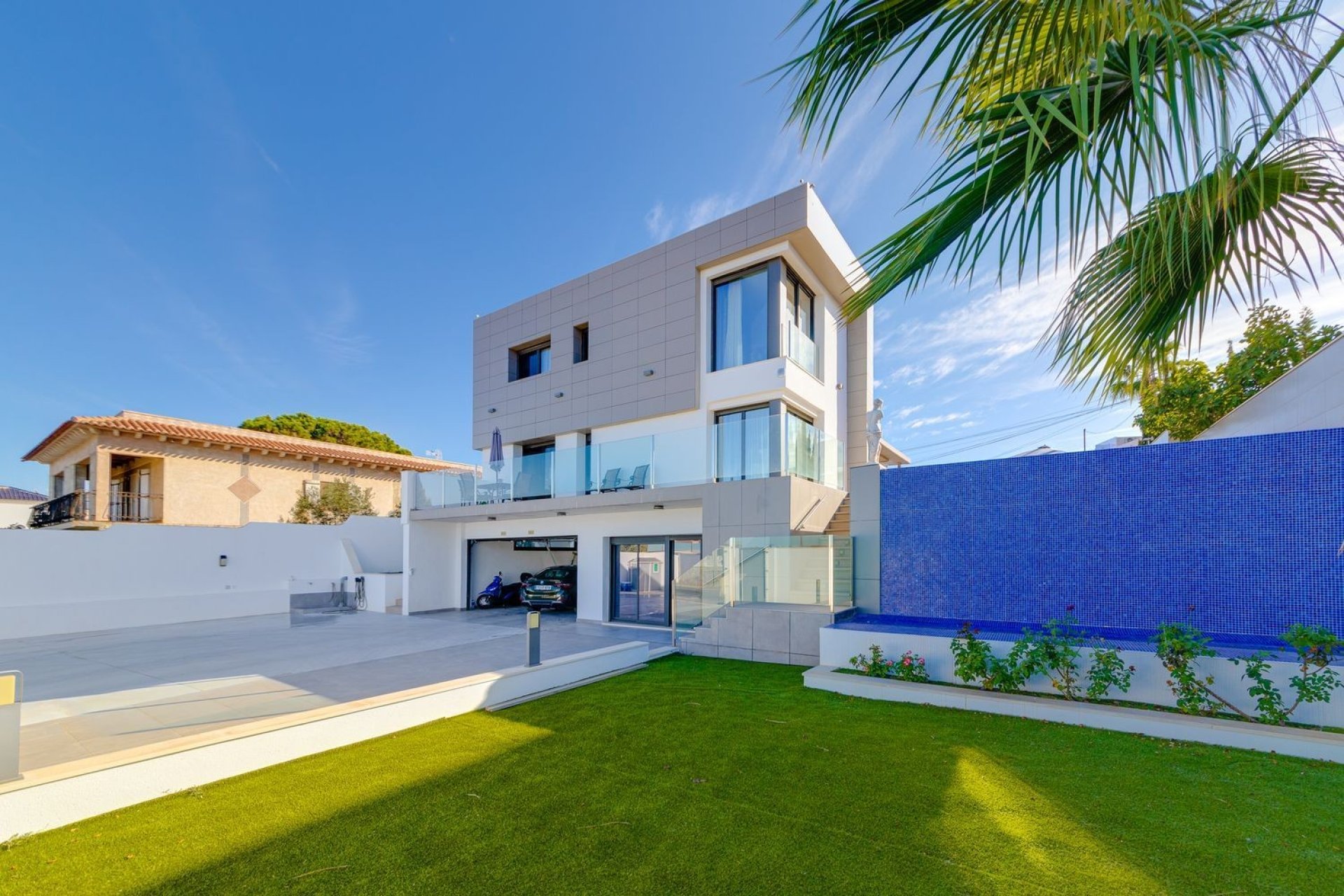 Resale - Villa -
Torrevieja - Costa Blanca
