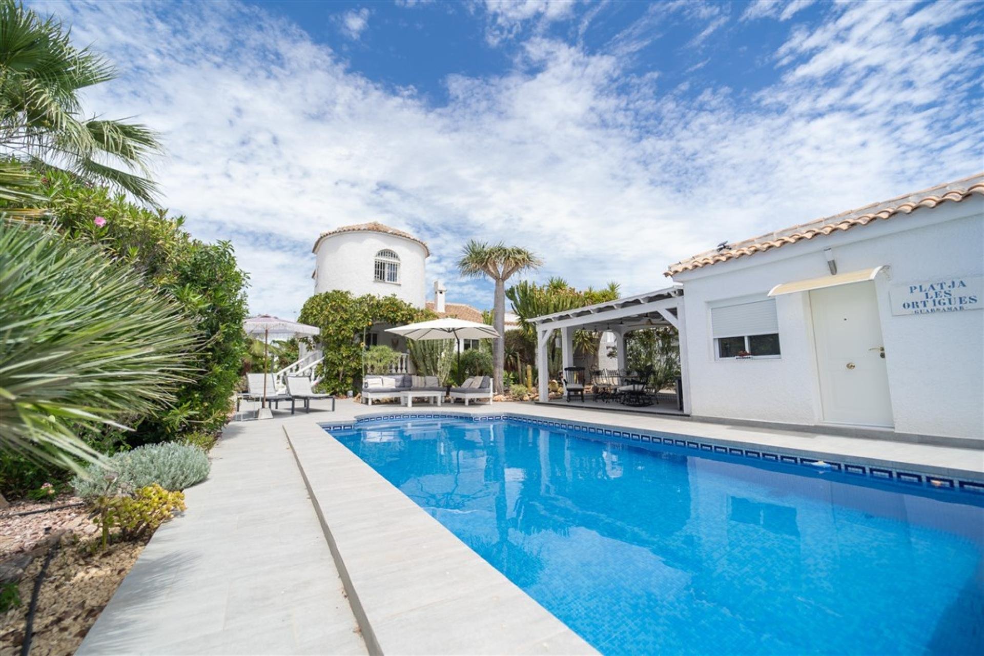 Resale - Villa -
Torrevieja - Costa Blanca