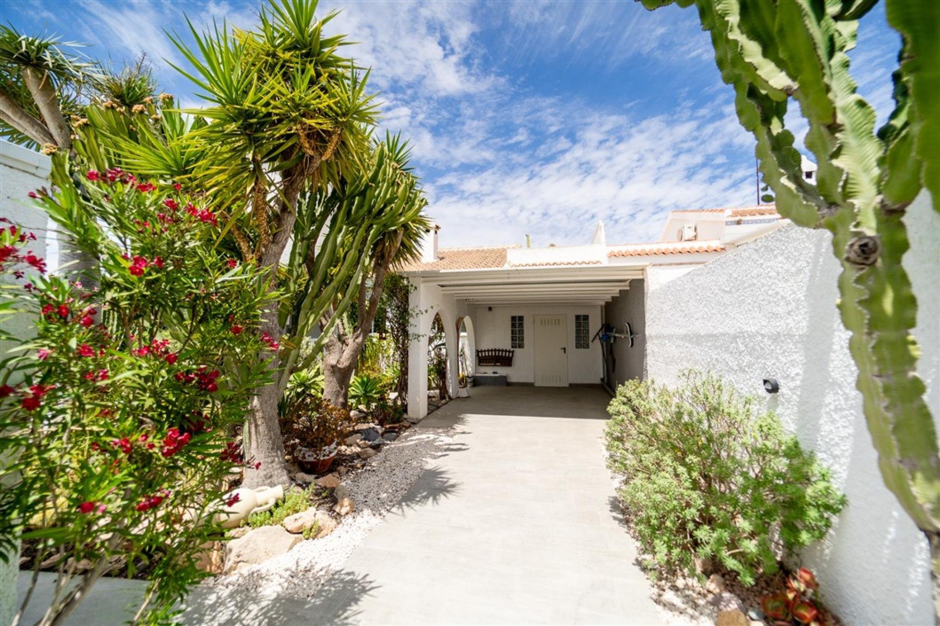 Resale - Villa -
Torrevieja - Costa Blanca