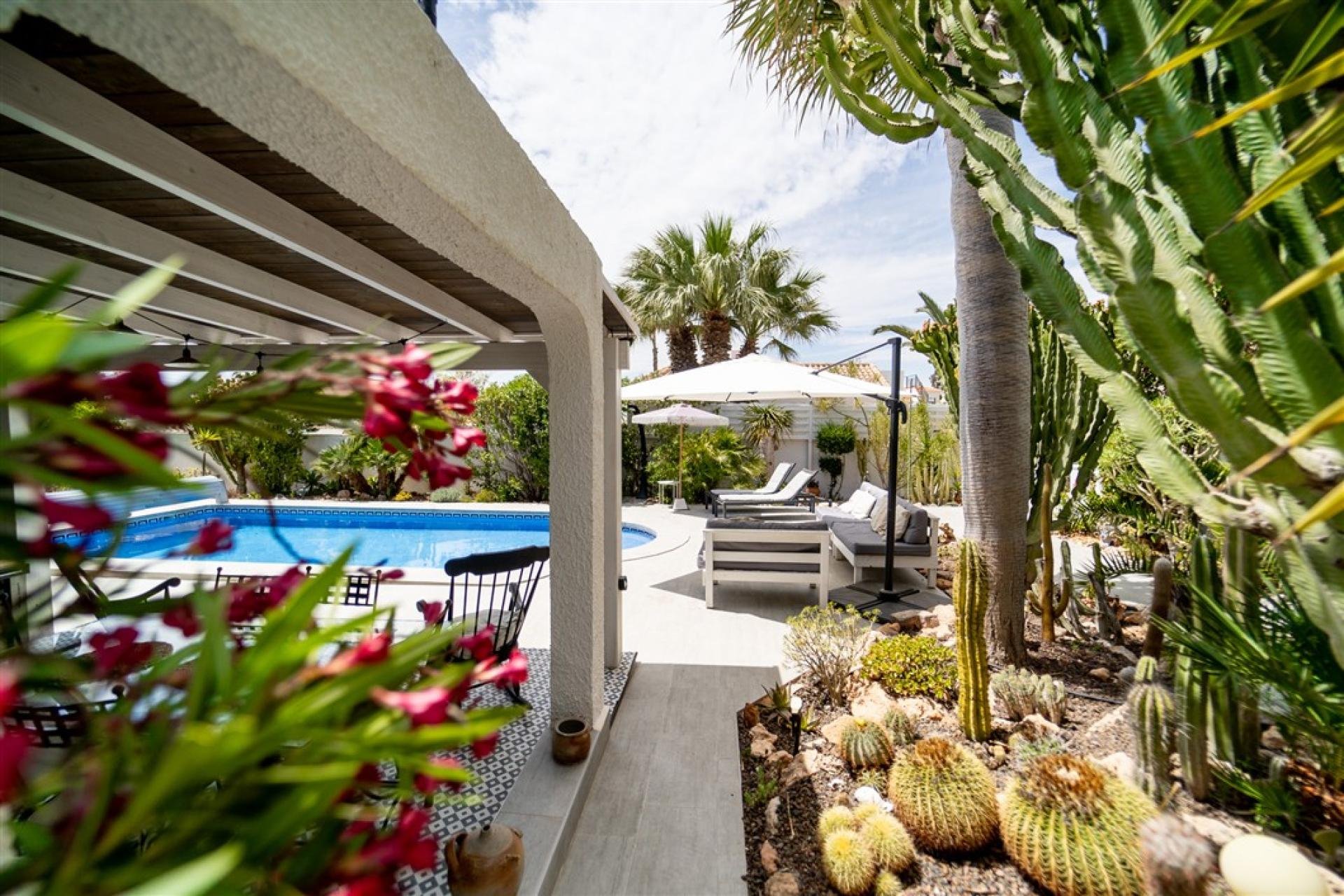 Resale - Villa -
Torrevieja - Costa Blanca