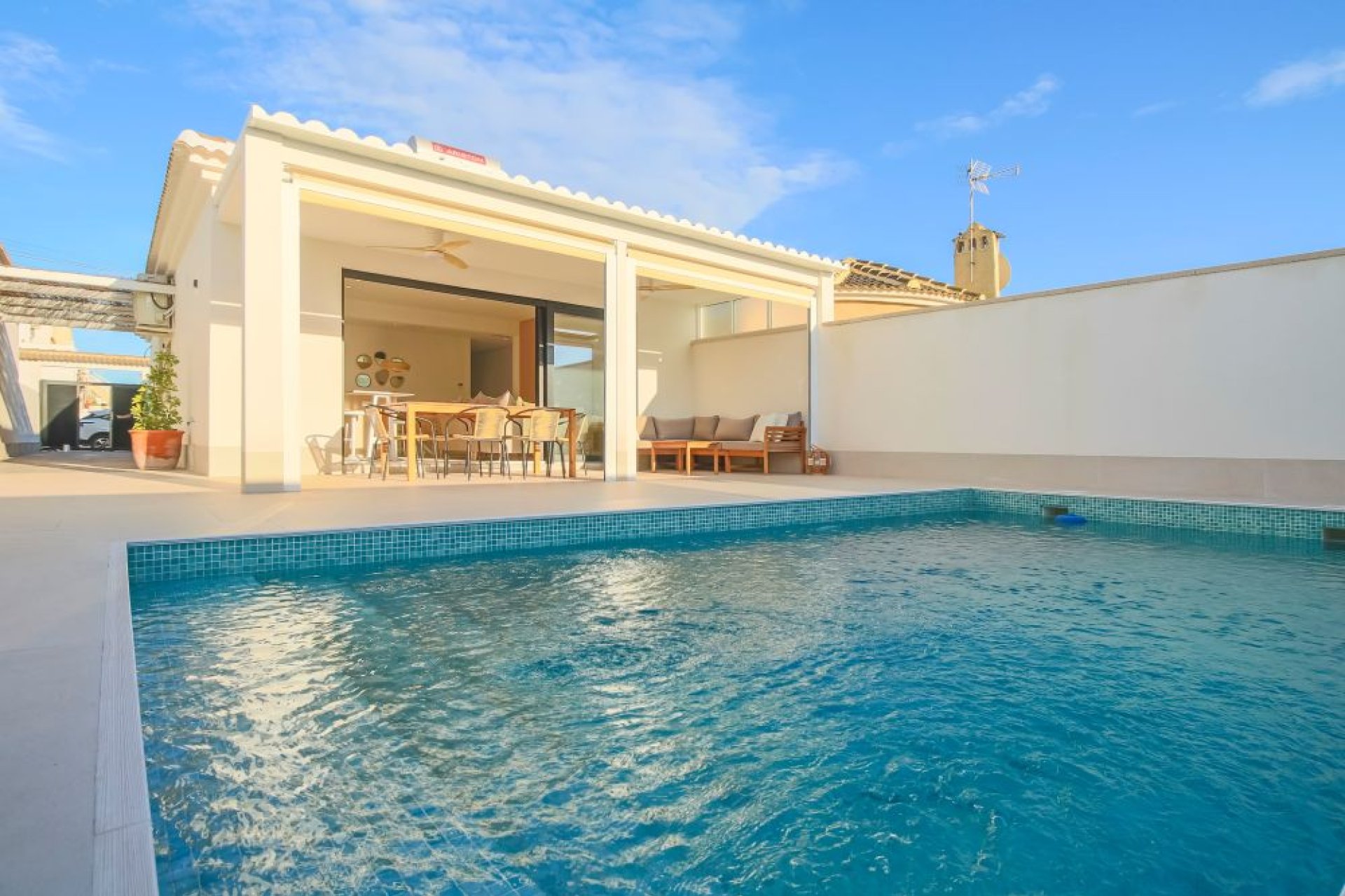 Resale - Villa -
Torrevieja - Costa Blanca