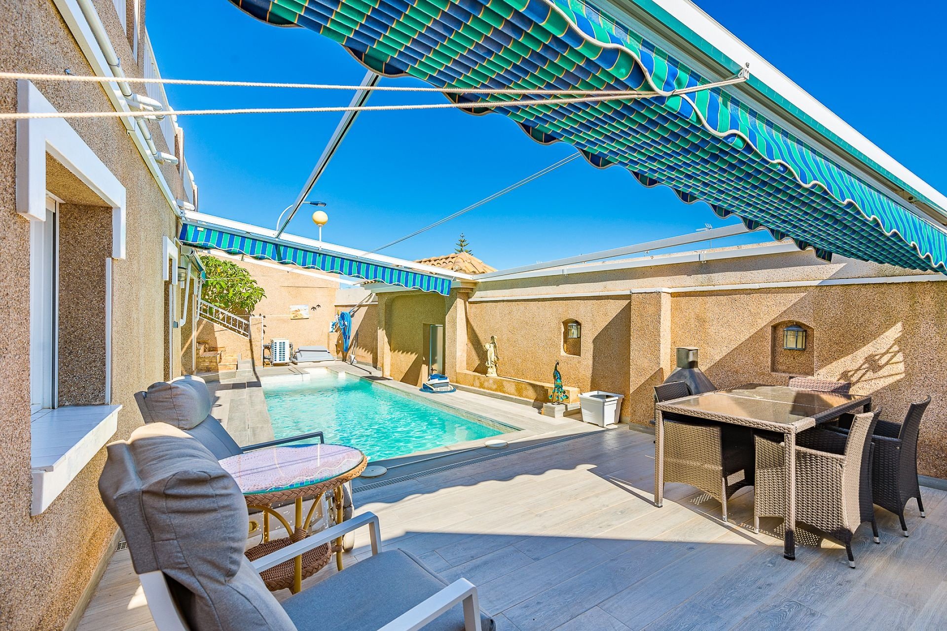 Resale - Villa -
Torrevieja - Costa Blanca