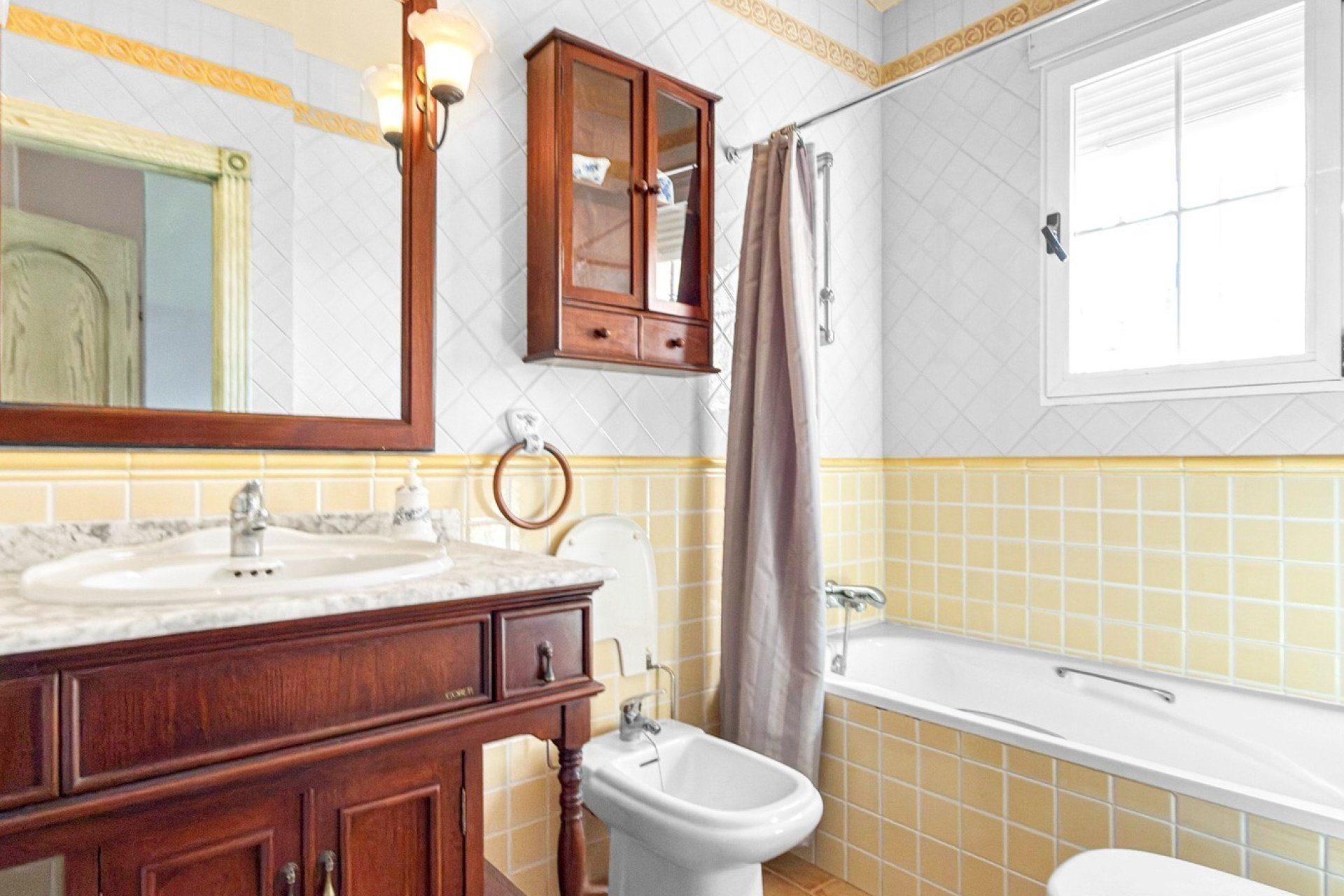 Resale - Villa -
Torrevieja - Costa Blanca