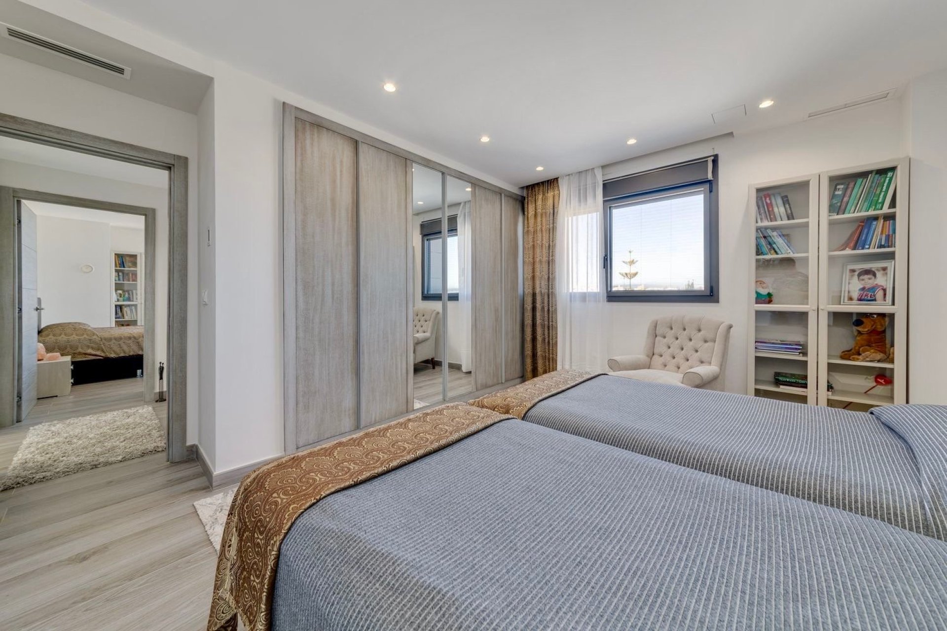 Resale - Villa -
Torrevieja - Costa Blanca