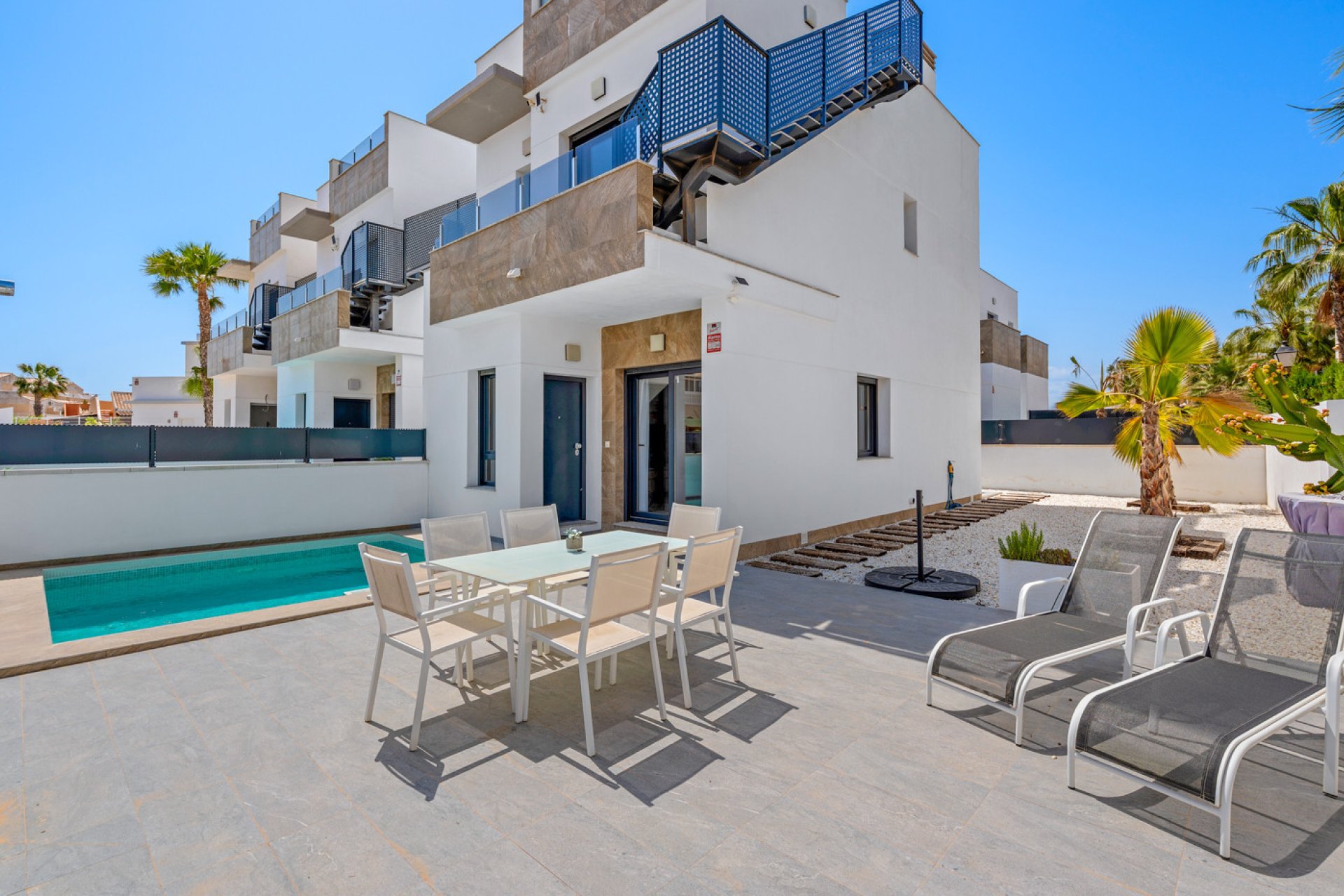 Resale - Villa -
Torrevieja - Costa Blanca