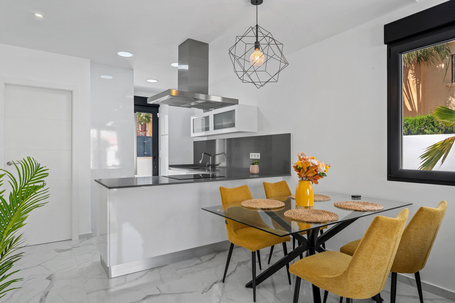Resale - Villa -
Torrevieja - Costa Blanca